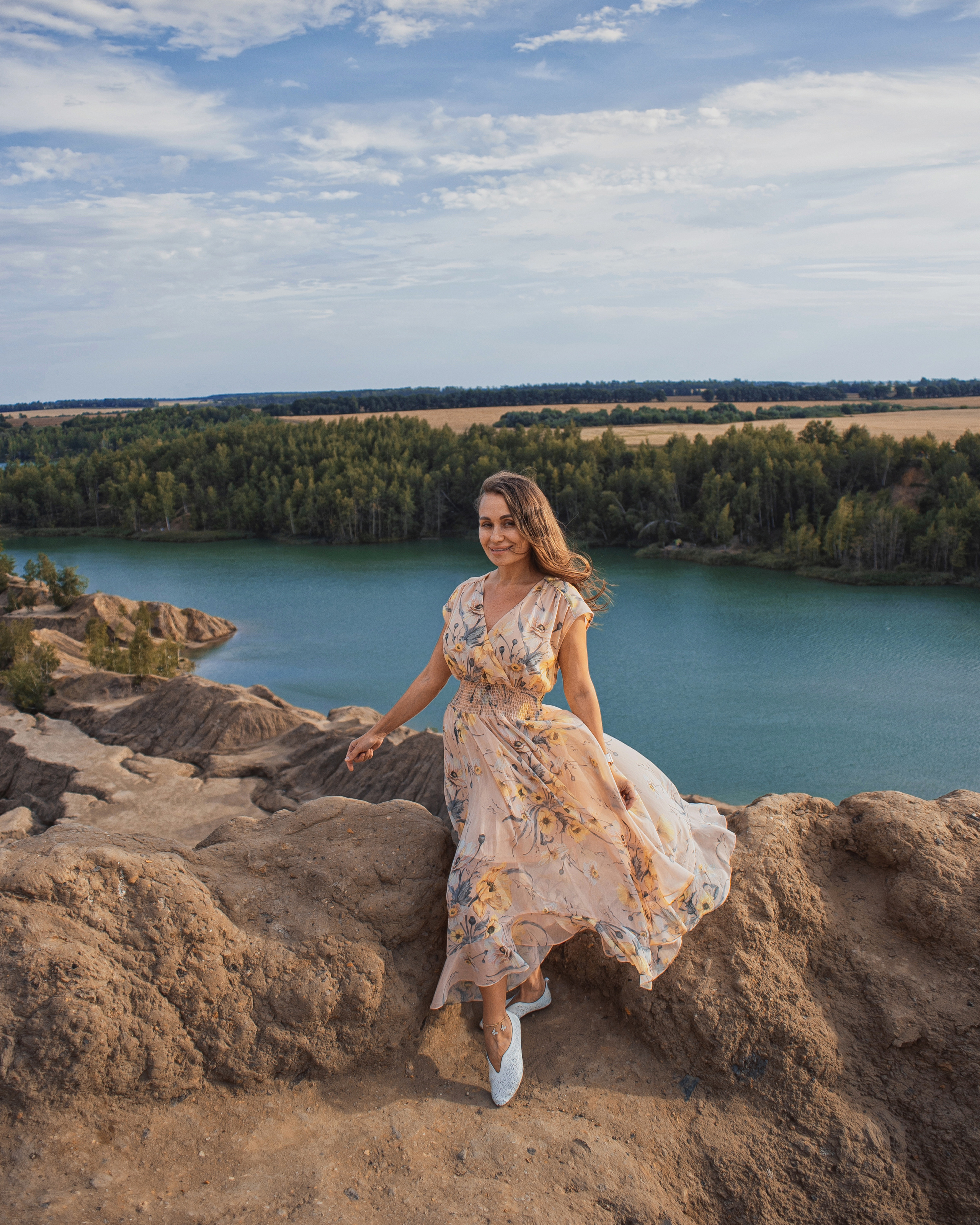Женский фотограф, Москва, женский портрет, Кондуки, тульская область, Катерина Сысуева, Рина Сысуева, Екатерина Сысуева, экскурсионный фототур, фототур, фотосессия на природе, фотосессия в летящем платье, Романцевские горы, Тульская область, путешествие