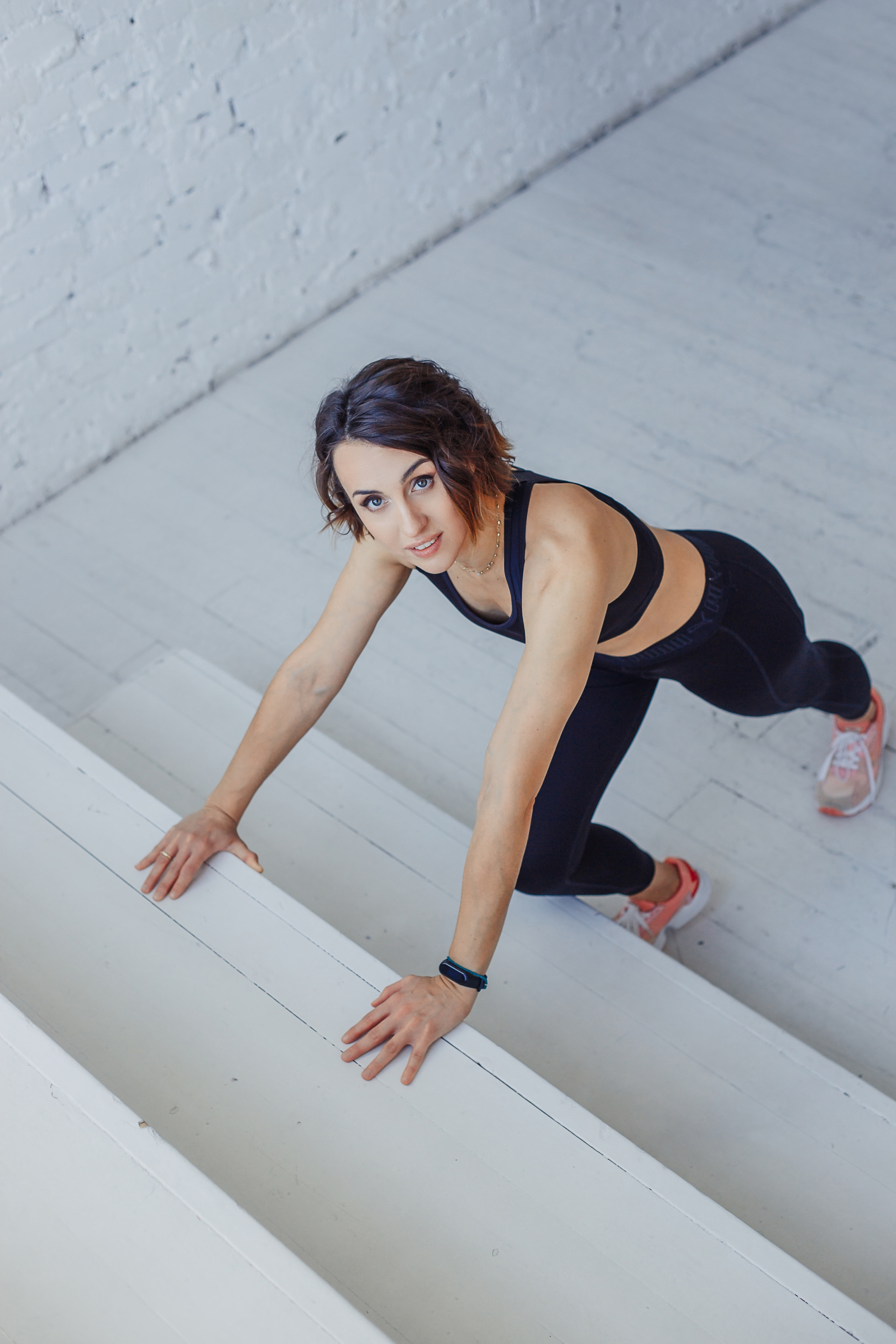 тренер по восстановлению, фотосессия в студии, фотограф, Москва, Катерина Сысуева, Рина Сысуева, Екатерина Сысуева, женский фотограф, Москва, фотографы женского портрета, лучшие женские фотографы, позы для фотосессии для девушек, фотосессия девушки, фотосессия для женщины, фотосессия для тренера,Тренер по восстановлению Анастасия — студийная фотосессия в Москве, Профессиональный портрет тренера Анастасии для социальных сетей, Тренер в кадре — выразительность и душевность в одном фото,Фотосессия тренера, фотосессия для эксперта, тренер по восстановлению, профессиональные фотографии тренера, бренд-фотограф Москва, бренд-фото для тренера