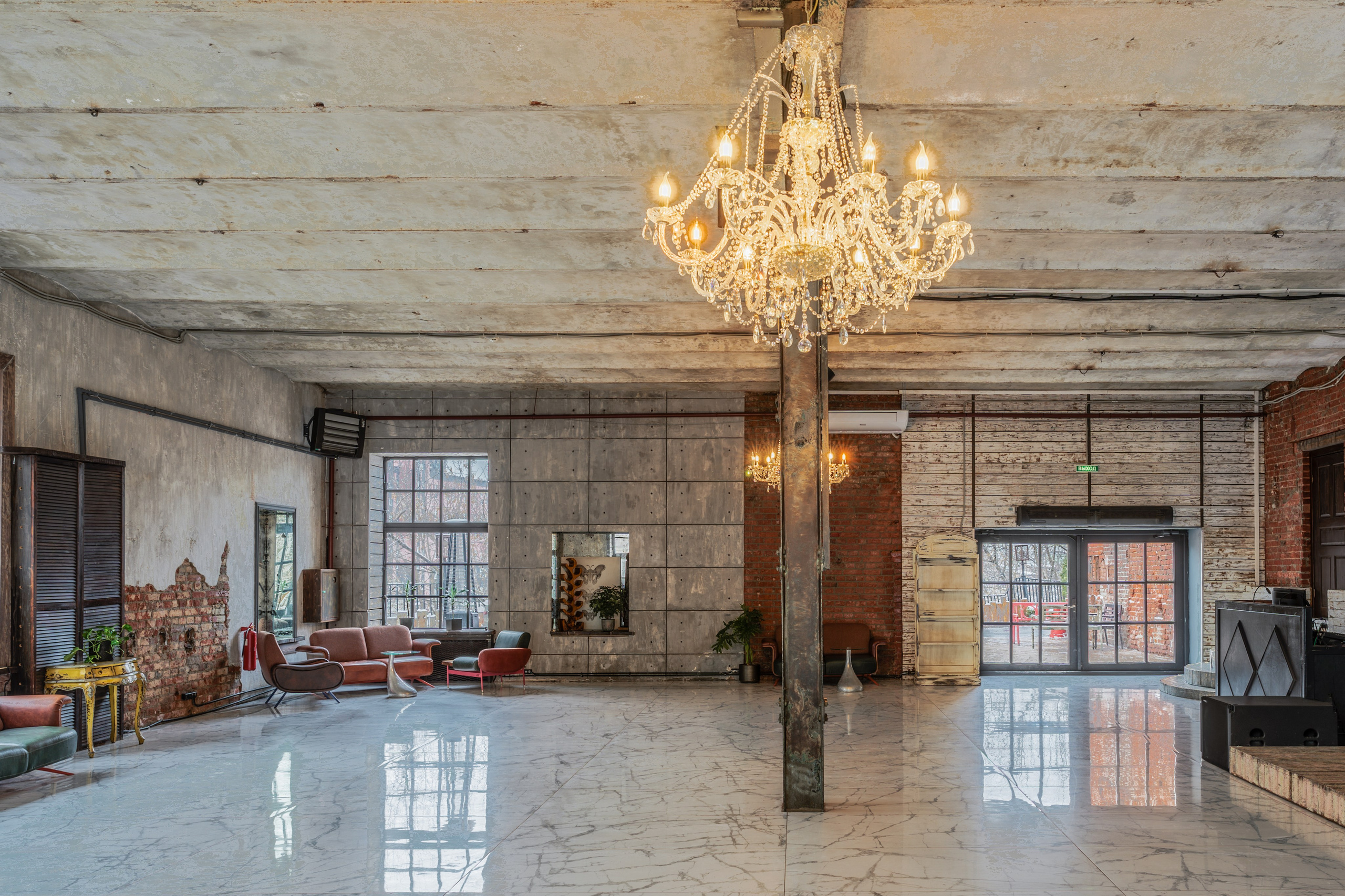 Съемка для каталога «LOFT HALL» | vhaus. VHAUS | Превращаем квадратные метры в капитал. Стратегический визуальный маркетинг для премиум-недвижимости