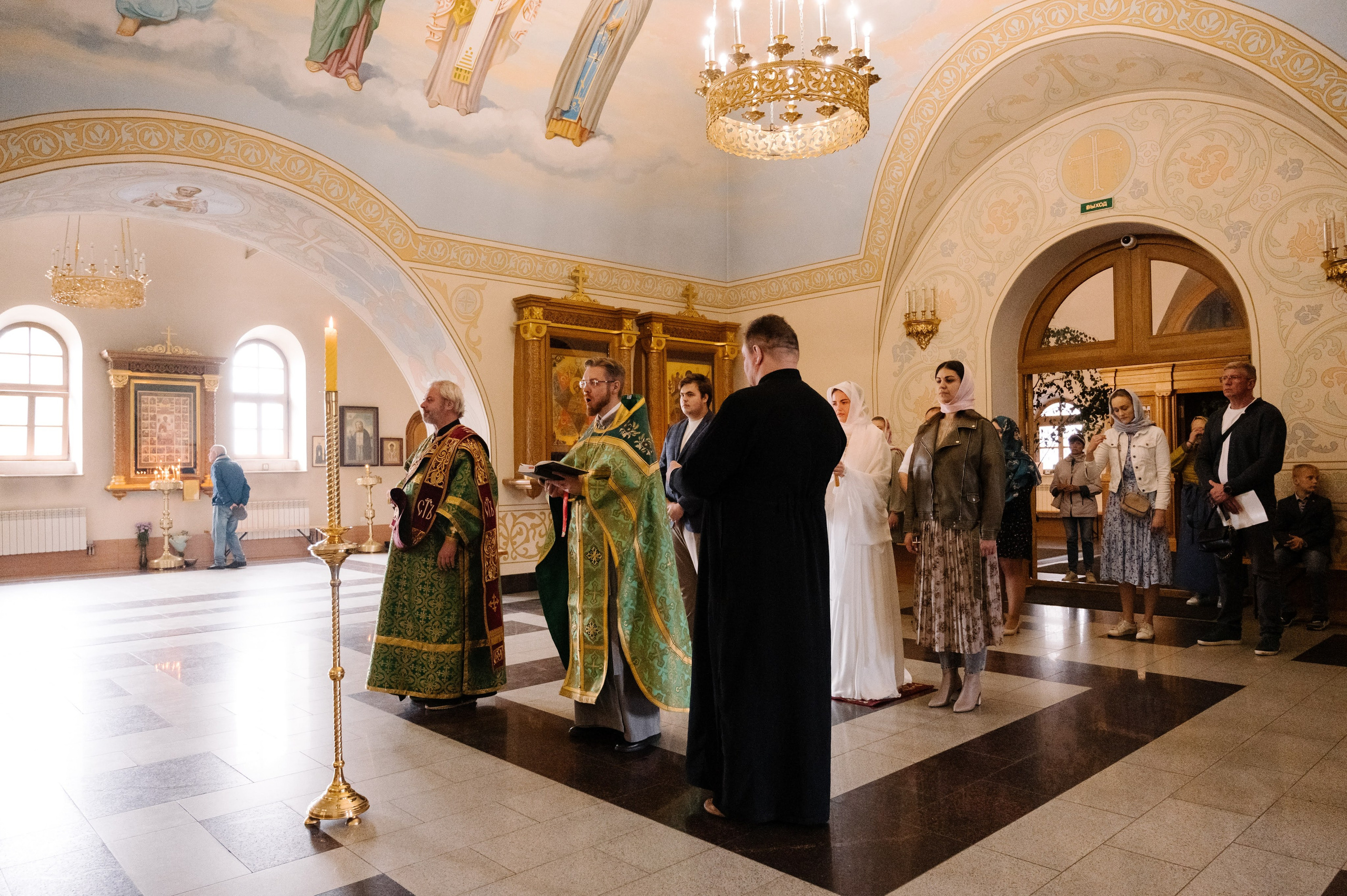 Фотосъёмка крещения в Санкт-Петербурге — Маргарита Иванова, фотограф. Профессиональный фотограф беременности в СПБ. Стильные фотосессии беременности в стиле минимализм и классическая фотография