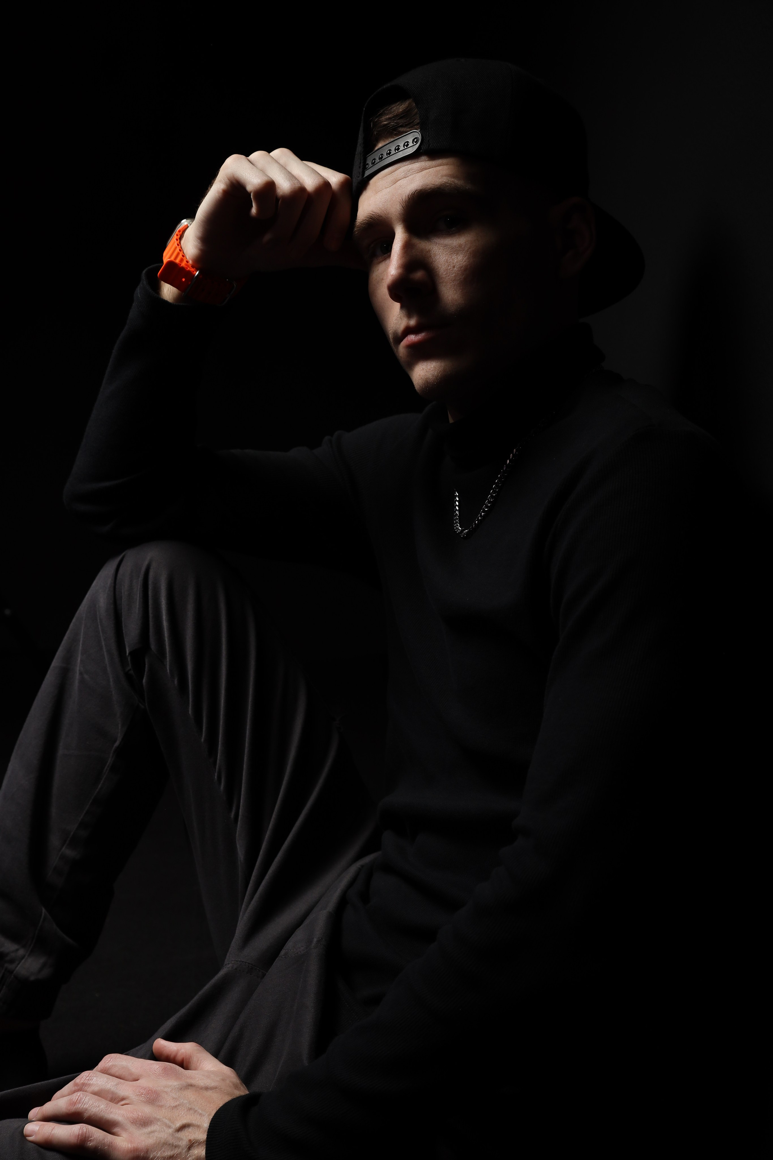 The White hat Alex. Профессиональный фотограф в Воронеже Владислав Крылов