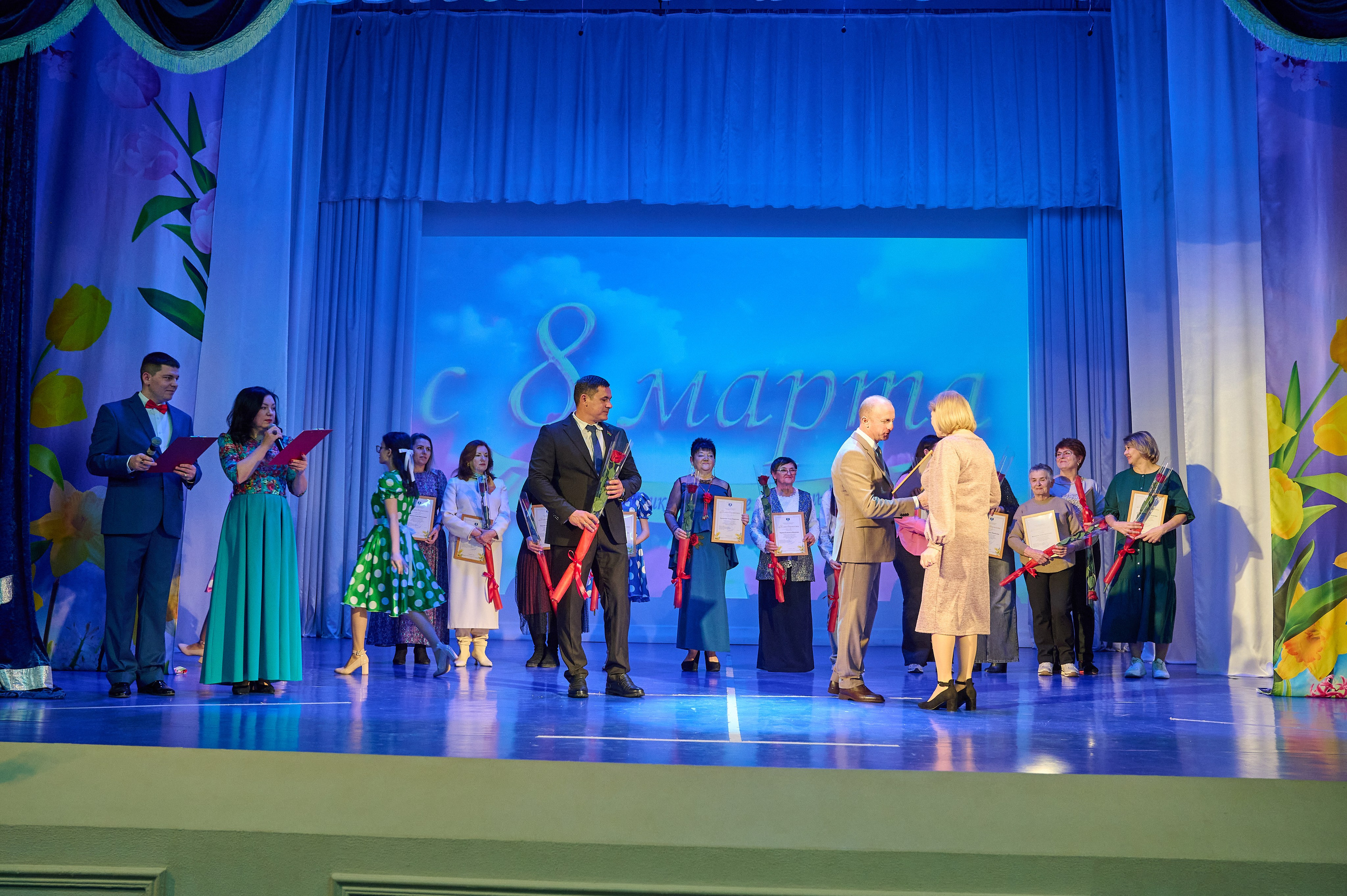 8 марта Марьина роща. Жизнь курорта Кабардинка в фотографиях