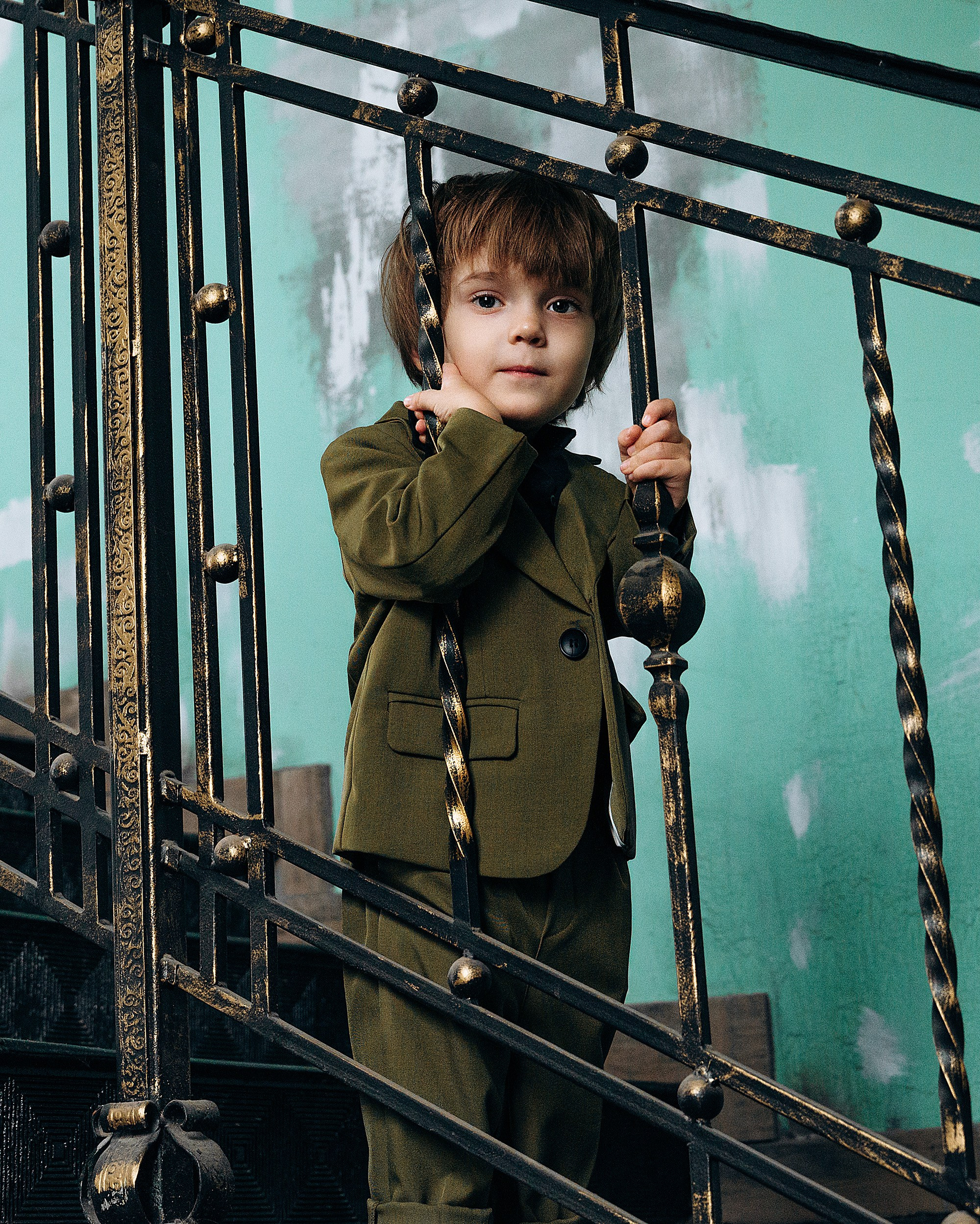 Модель для предметной съемки мальчик Радэль Казань| Sale Easy