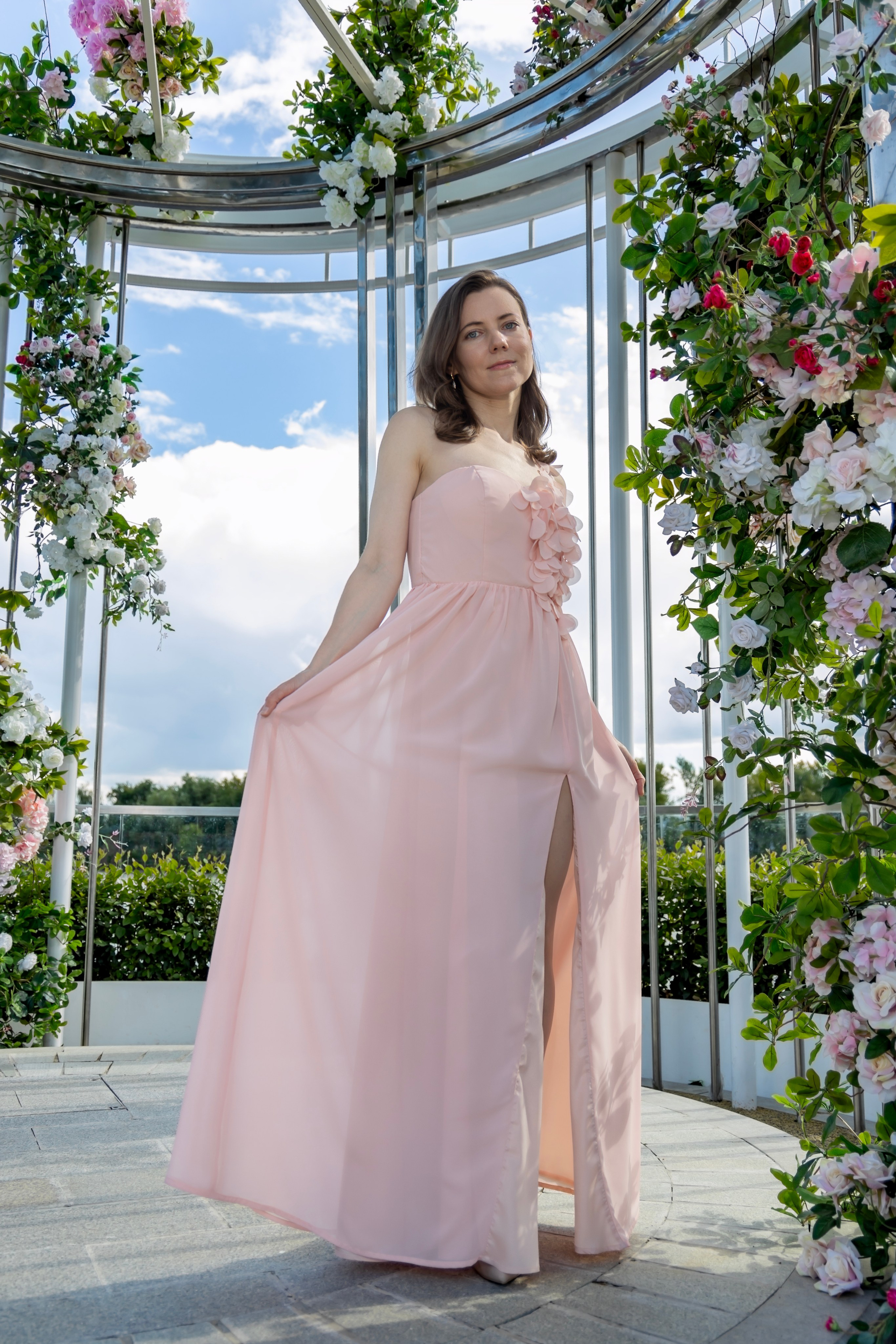 Фотосессия на новой набережной Коломенского: нежность, цветы и вдохновение. Репортажный, семейный и студийный фотограф в Москве Демин Алексей