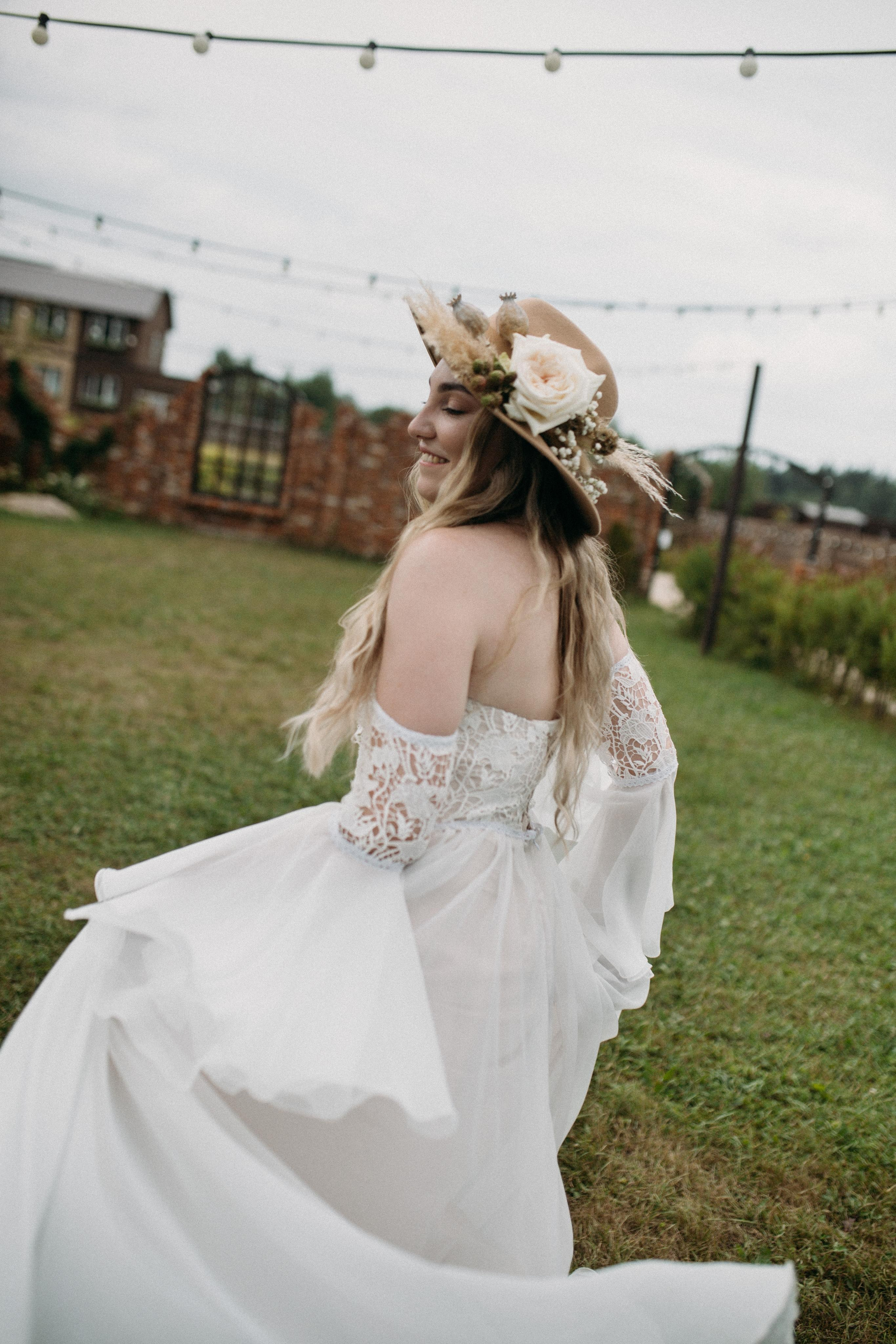 Разрушенная стена. Локация для церемонии ифотосессии. Свадебная площадка РАНЧО