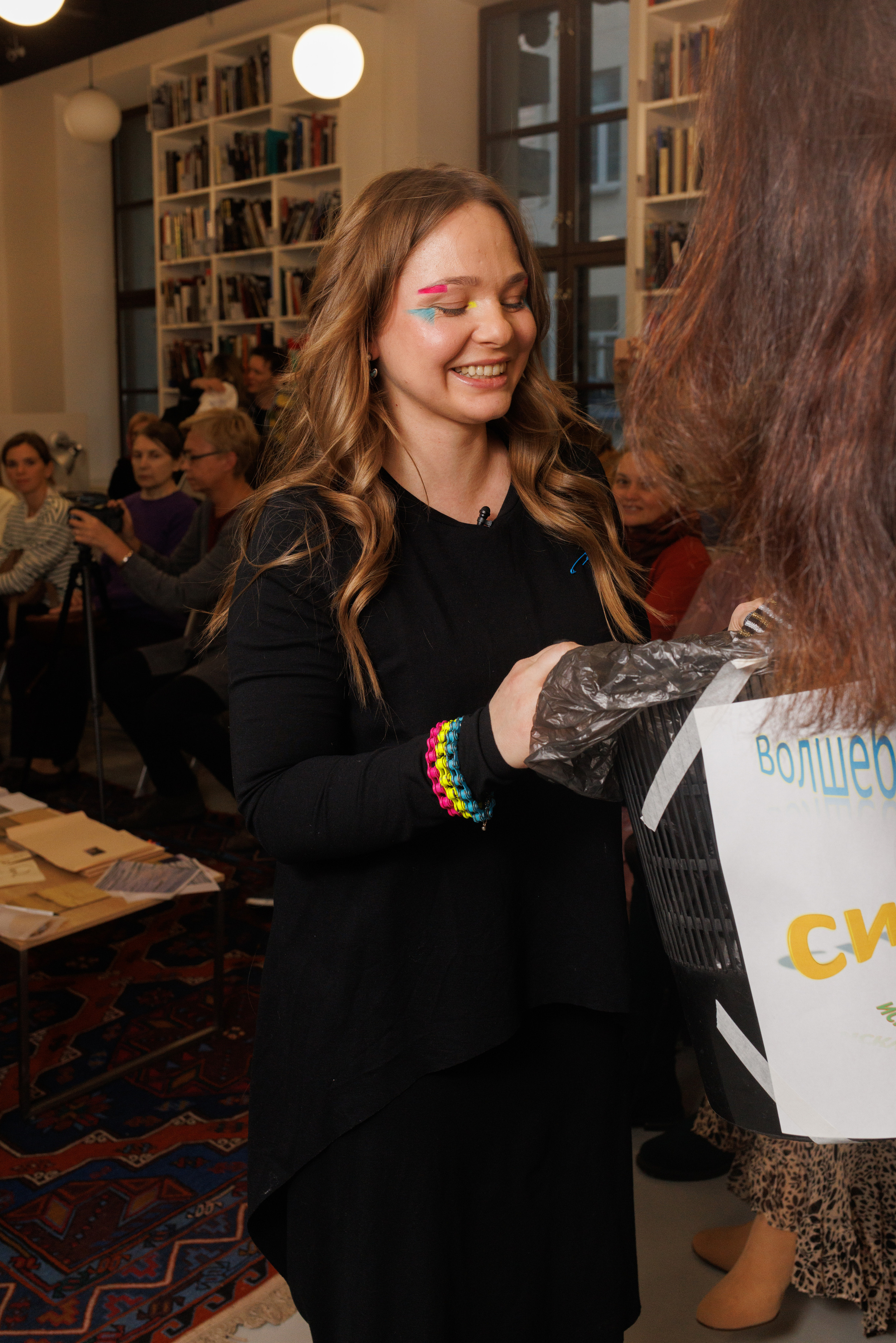 Ольга Михальчук, современный художник, презентует свою книгу "Брод" в ММОМА