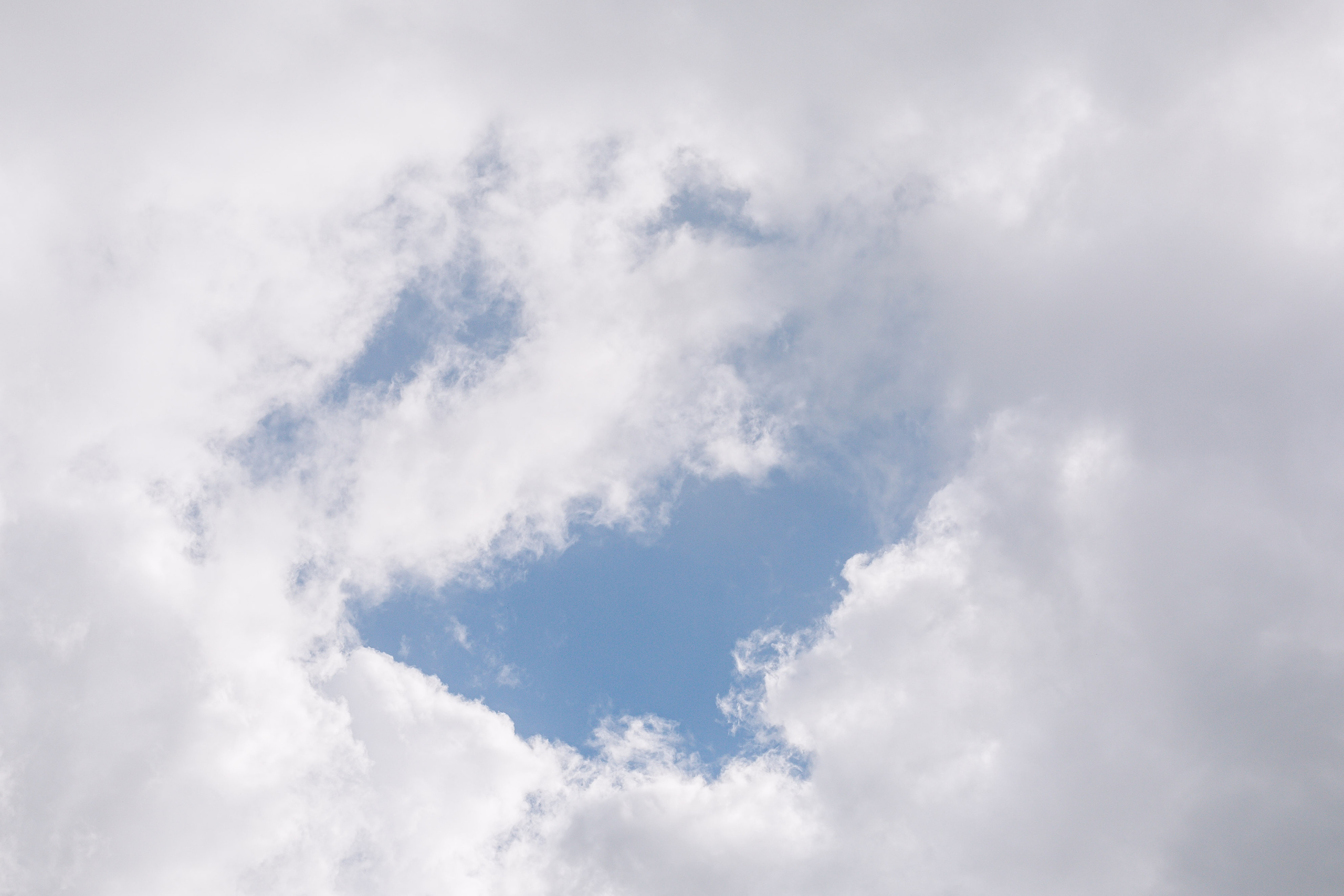 Фотокнига «Брод» визуальной художницы Ольги Михальчук. Ольга Михальчук, художница и фотограф