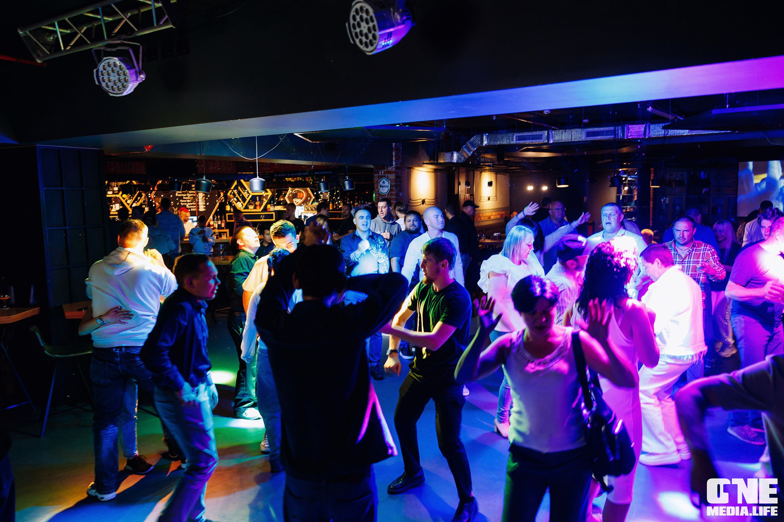 Фоторепортаж из бара Баррэ. One Media Life: фоторепортажи, фотоотчеты с мероприятий и заведений