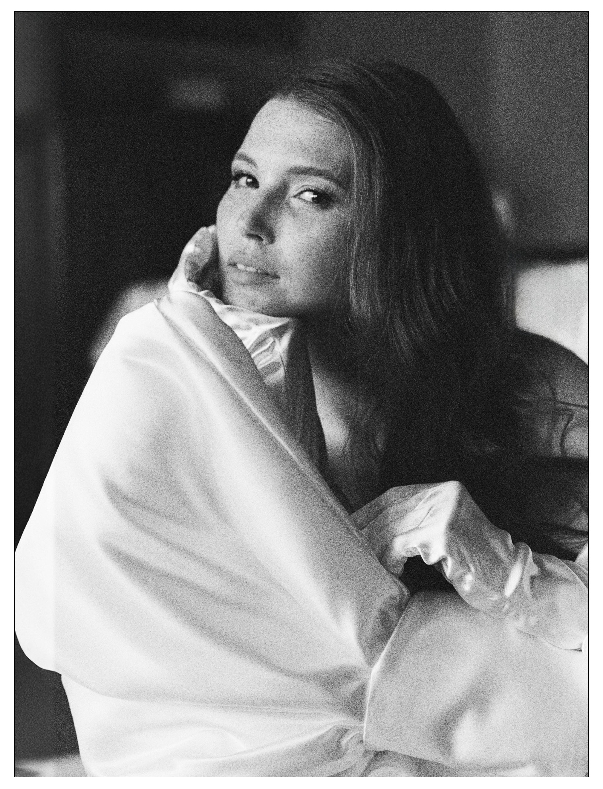 Чёрно-белый портрет невесты — свадебная фотография на плёнку, Санкт-Петербург