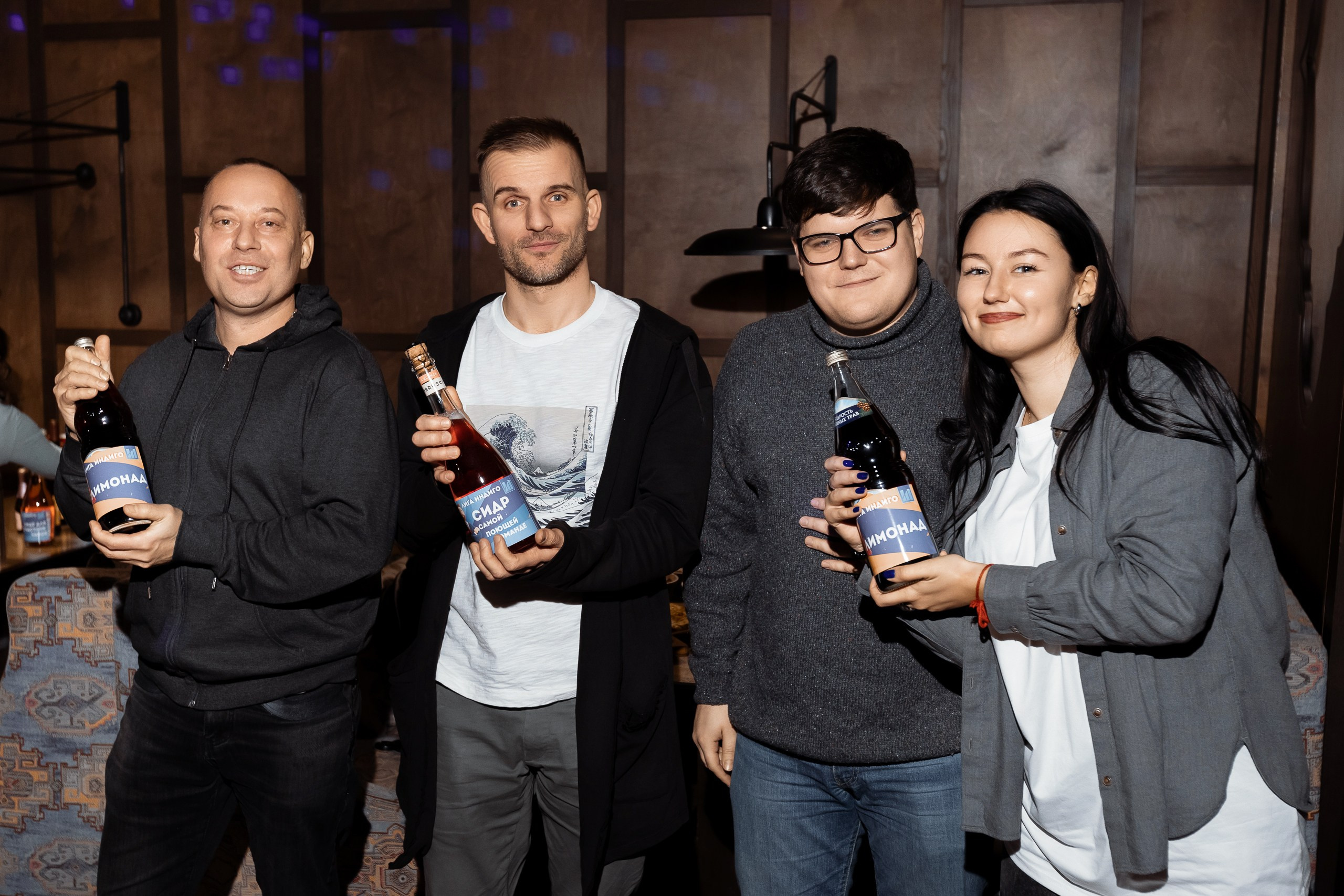 Репортажная фотосъемка квиз-шоу ЛИГА ИНДИГО в ресторане Пахвала. Фотограф в Санкт-Петербурге — Сергей Петров