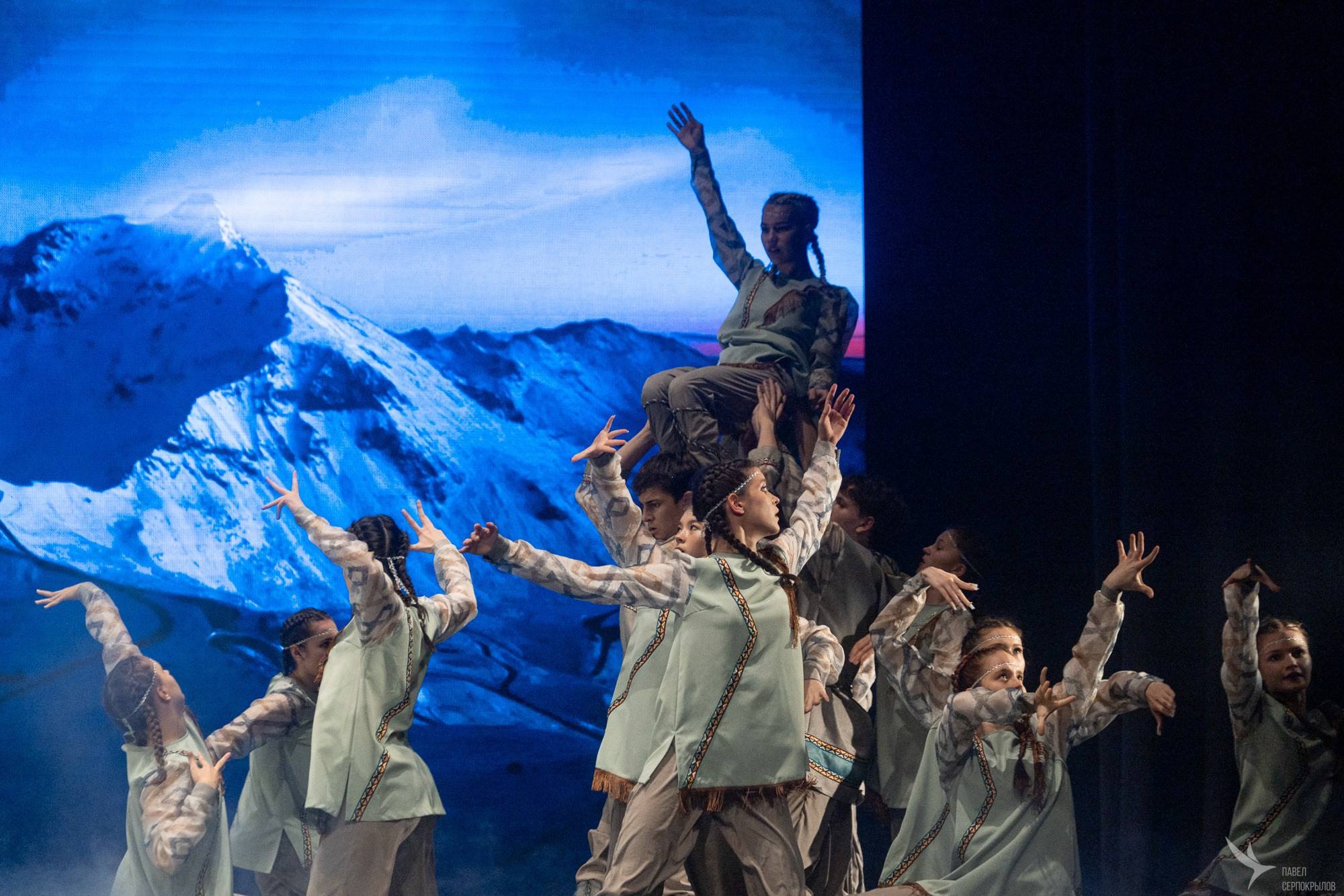 Юбилейный концерт студии эстрадного танца «Изумрудный город». Репортажный фотограф в Казани Павел Серпокрылов