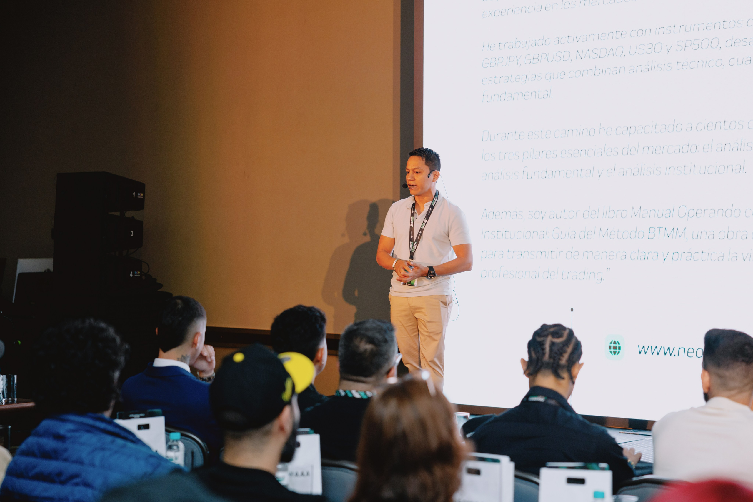 TRADERS DAY By NeomAAA Medellin. NeomAAA Funds Gallery