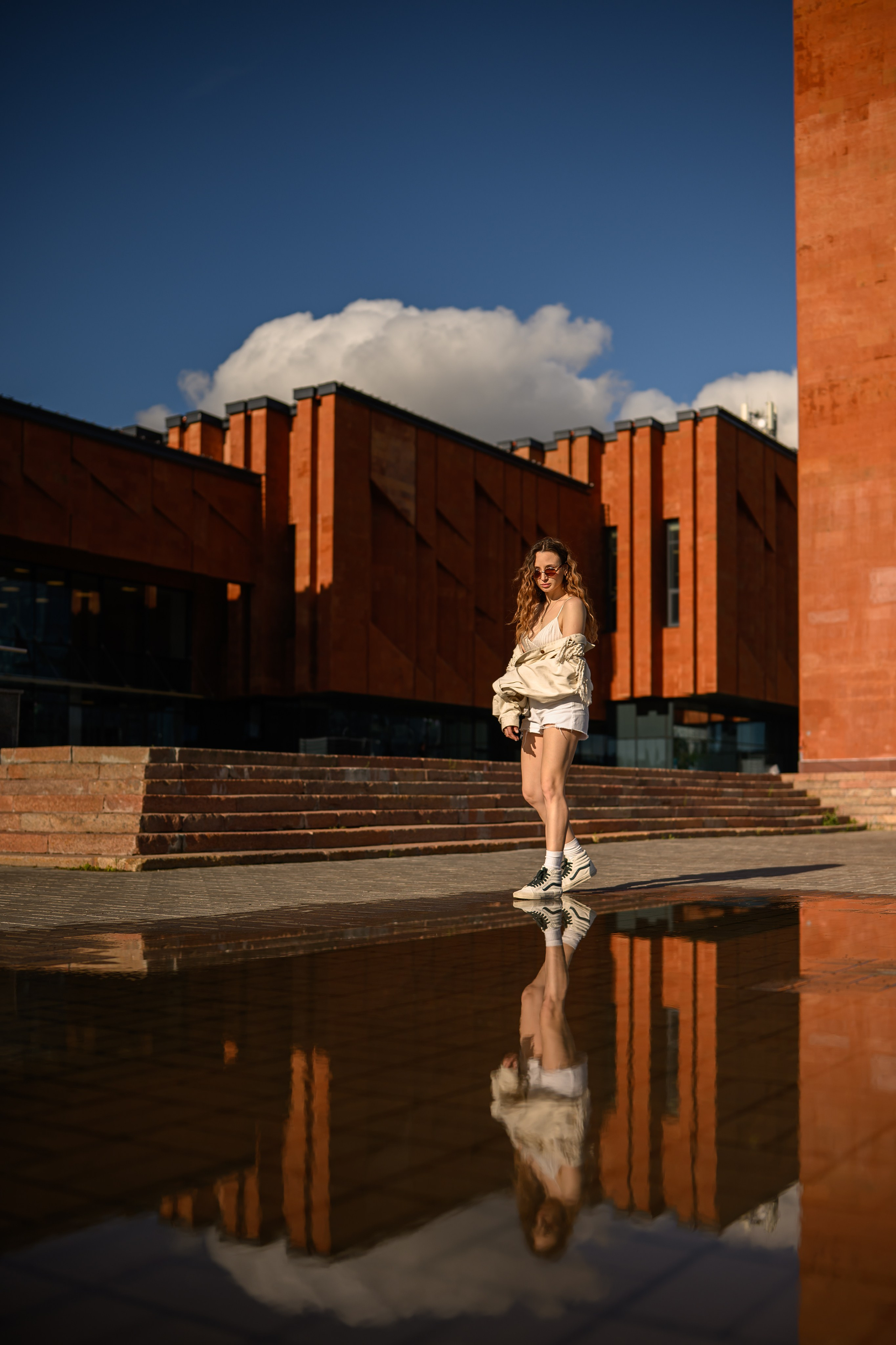 Женская фотосессия у Национальной библиотеки Республики Татарстан в Казани