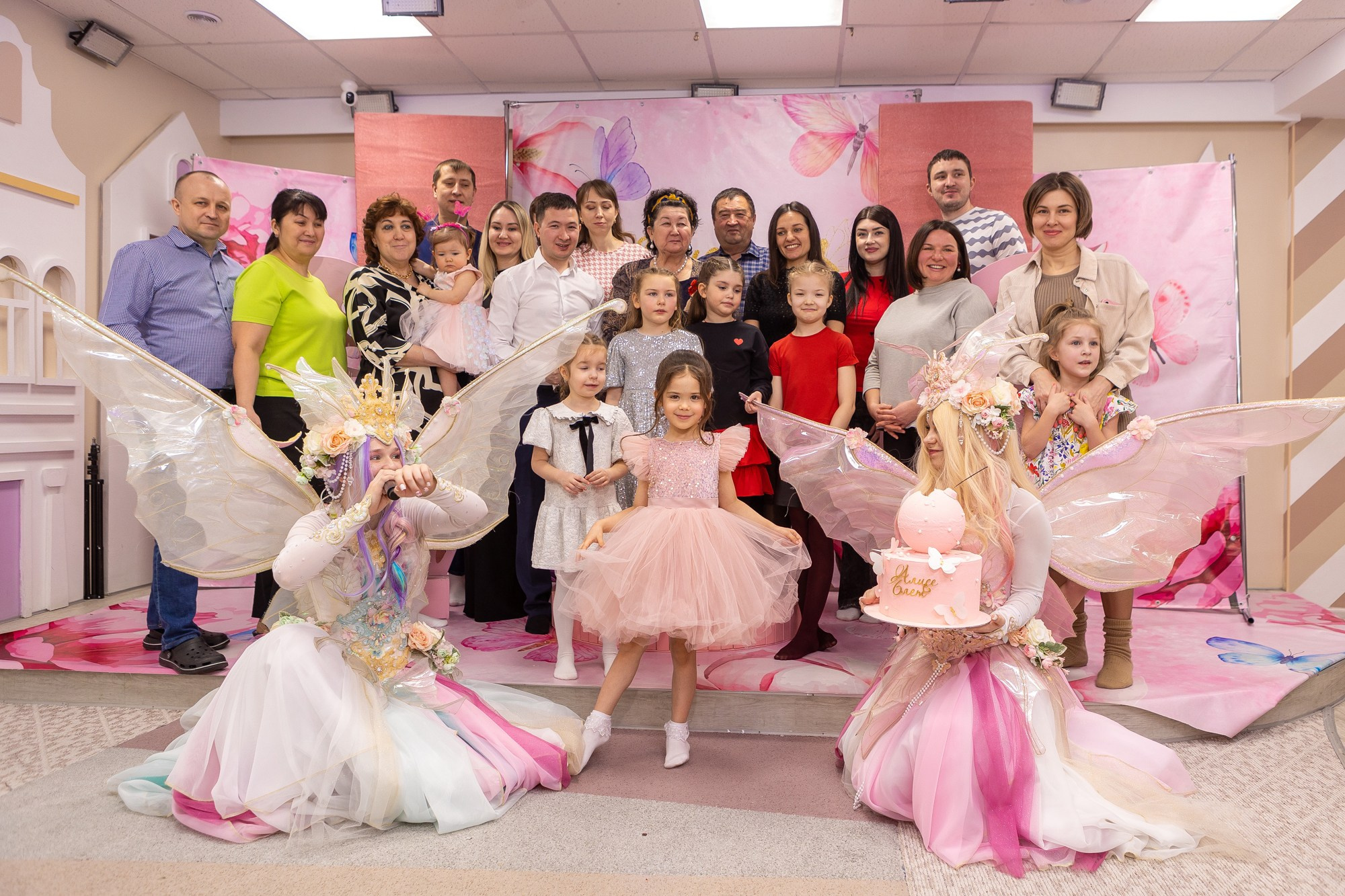 День Рождения Алисы в Меджик-рум. Фотограф в Оренбурге. Профессиональный фотограф