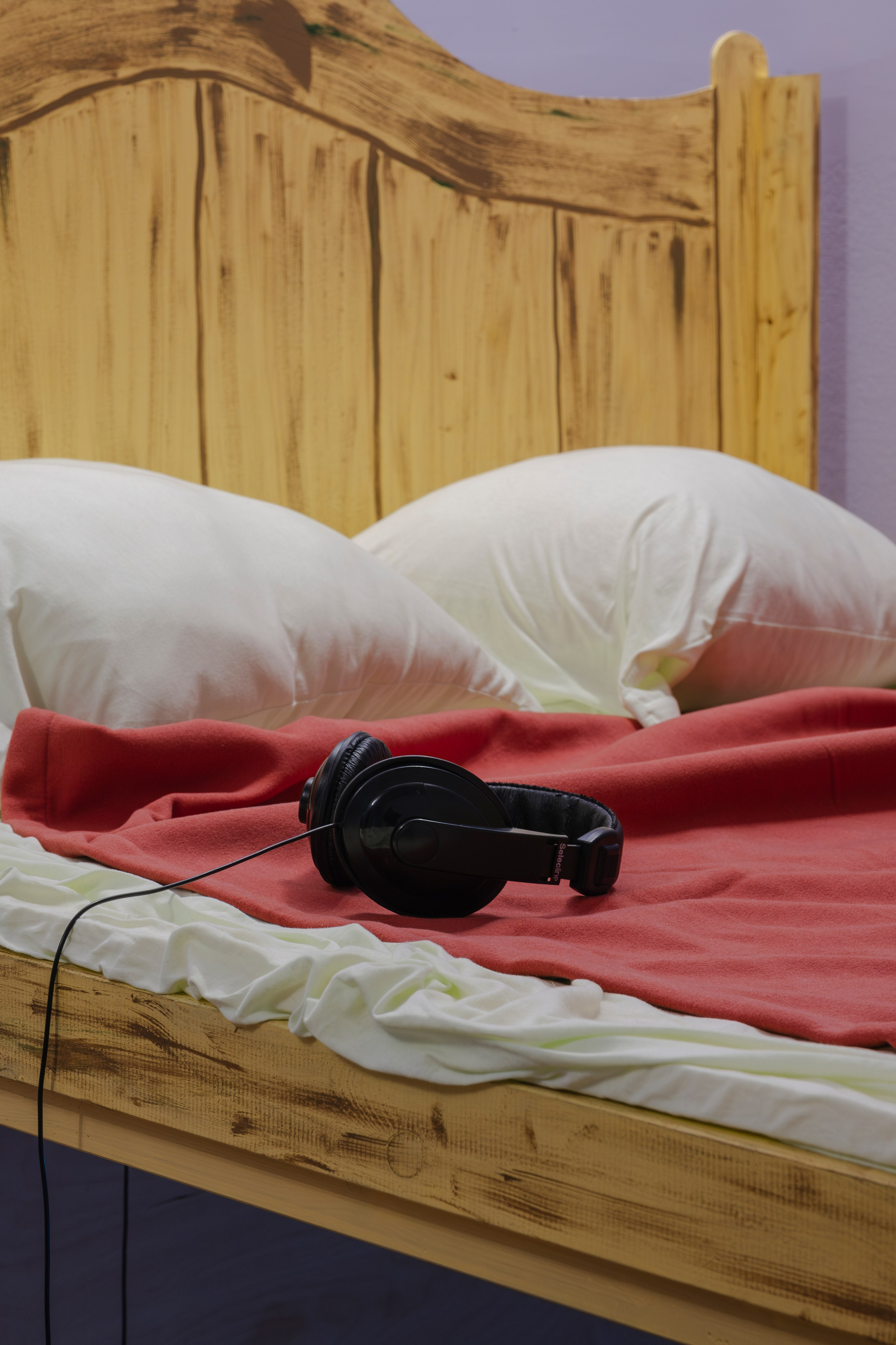 Инсталляция «Придумала» Ольги Михальчук, Винзавод, 2024. Ольга Михальчук, художница и фотограф