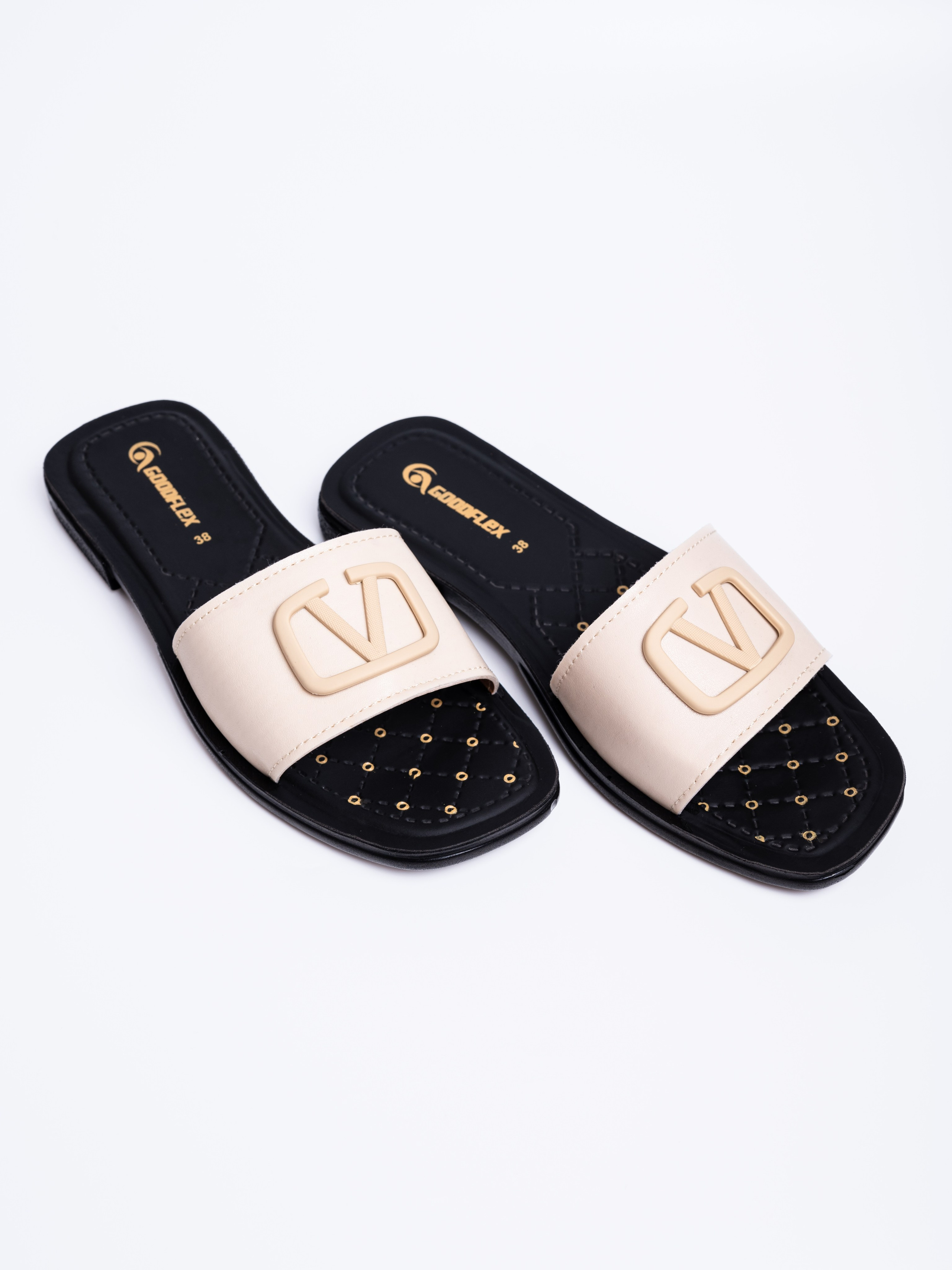 Тапочки. Предметный фотограф, фото для маркетплейсов Пятигорск, КМВ