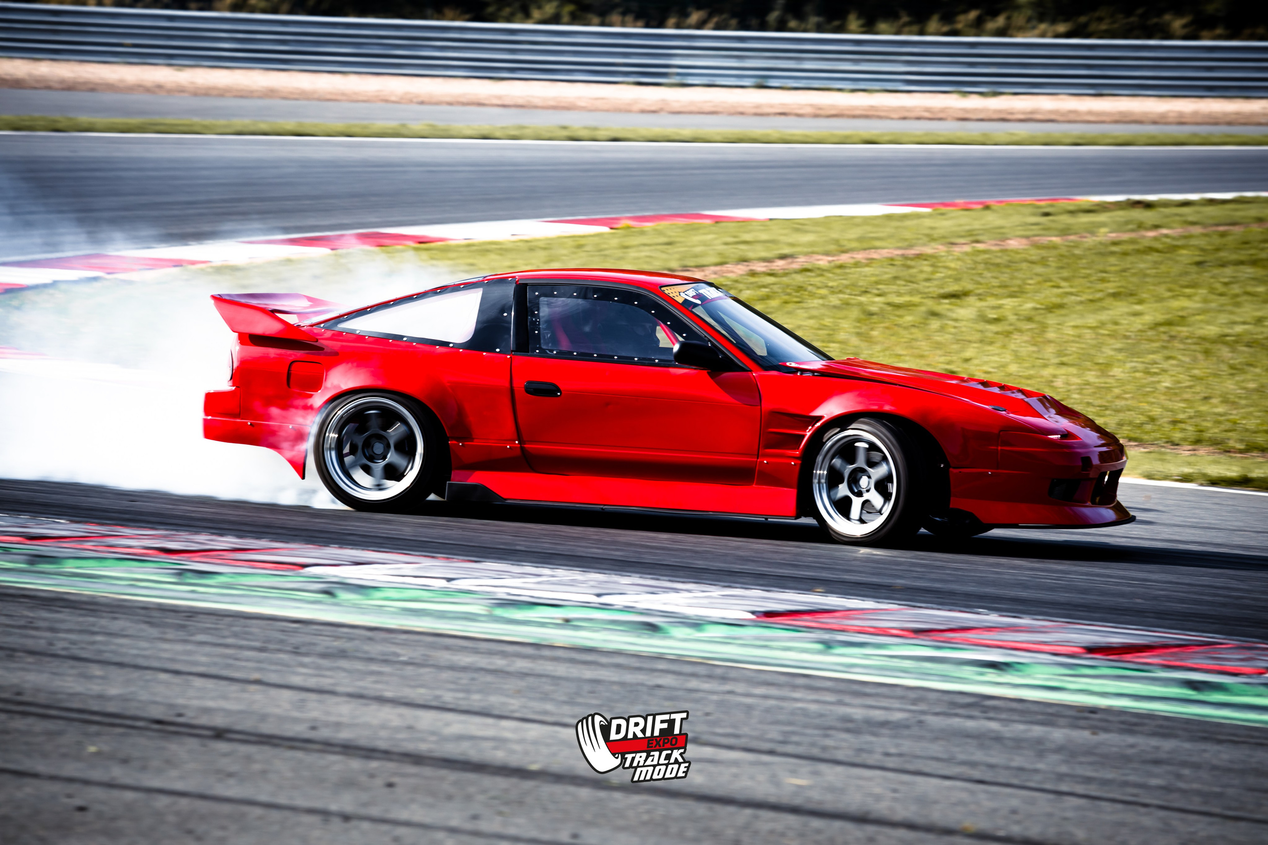 Репортажная, студийная, свадебная, автоспорт, коммерческая, фотосессия: Фотографы Николай и Елена DvoTar