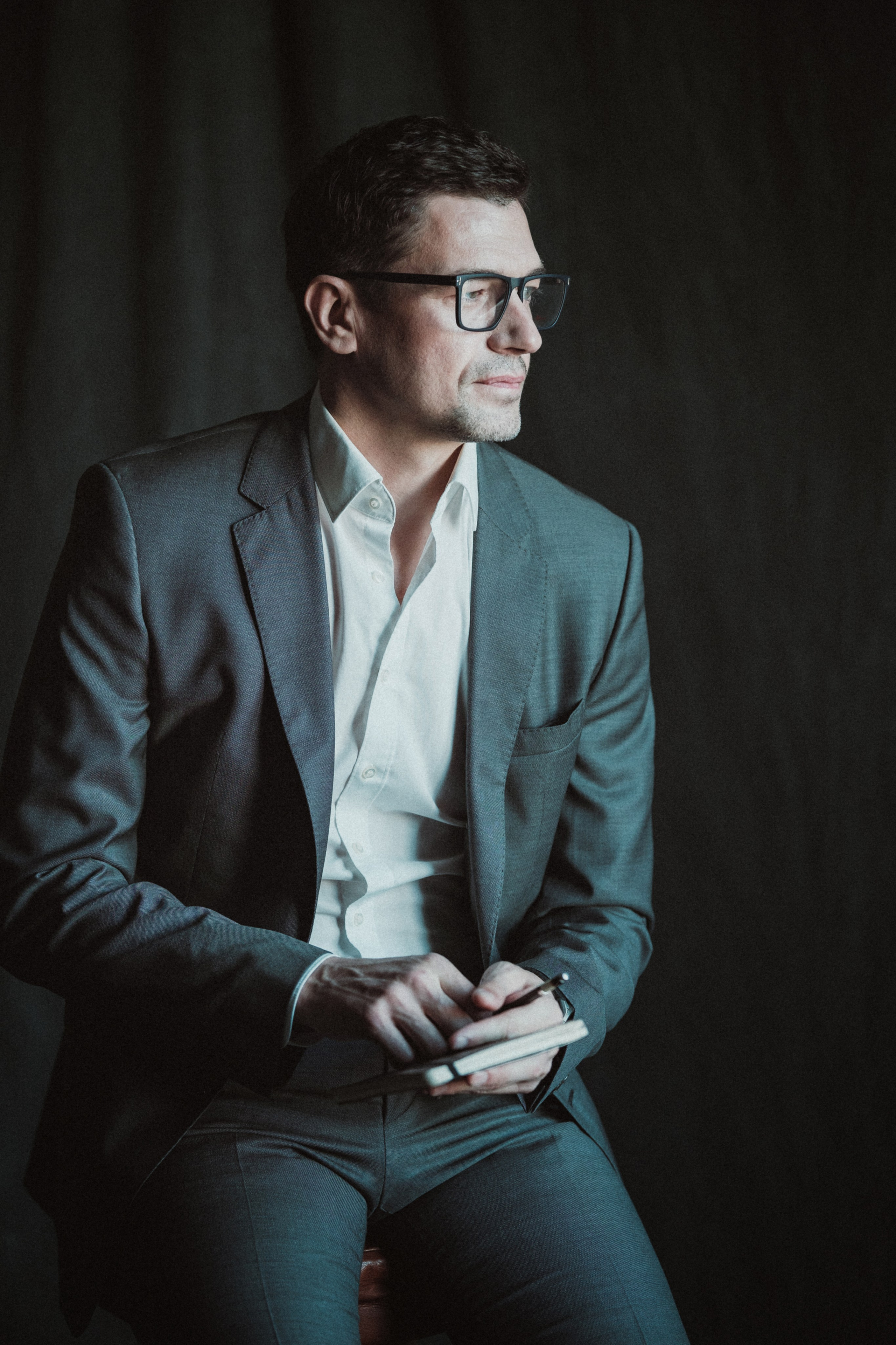 Фотограф Михаил Гуляев. Фотосессия в Новосибирске. Фотосессия в студии.