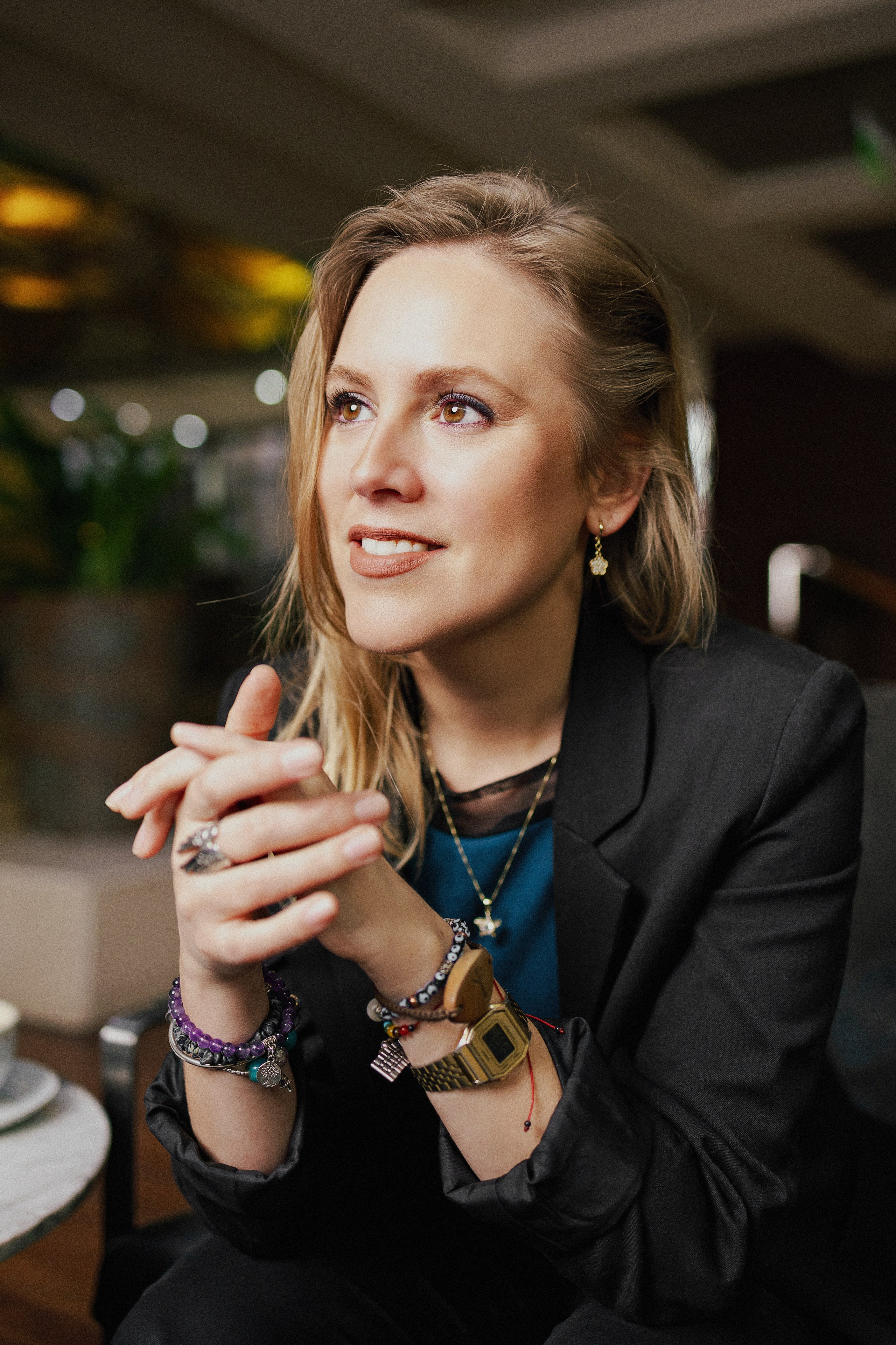 Fotografía Corporativa y Retratos Profesionales en Santiago, Chile. Retrato formal. Fotos Profesionales para LinkedIn, Empresas. Fotógrafa en Santiago, Chile | Julia Zalnova