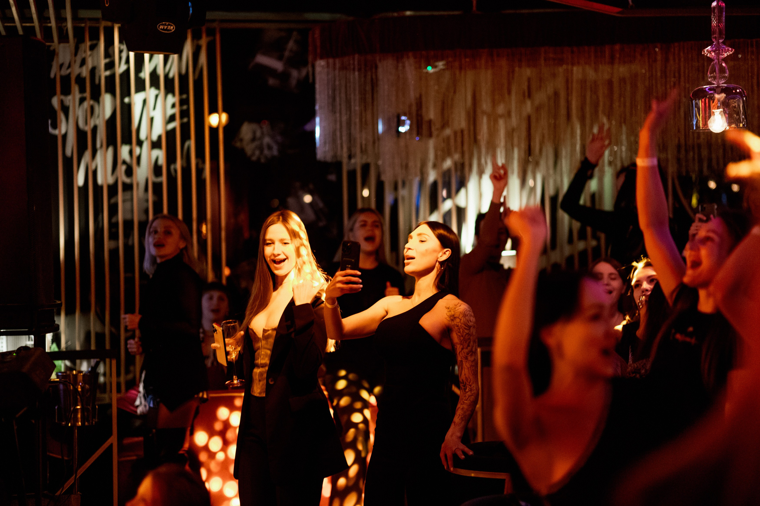 YANA URBAN: сольный концерт в «Анжелика Wineroom». СВОИ. ФОТООТЧЕТЫ-СОБЫТИЯ-МЕСТА