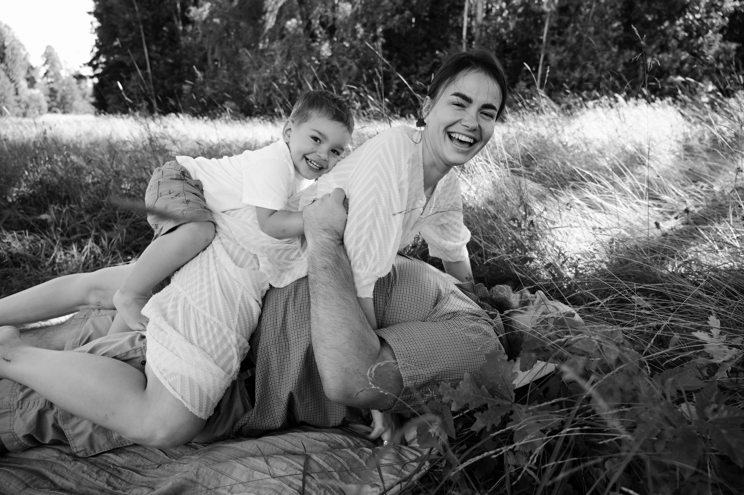 Фотопрогулка. Профессиональный фотограф беременности в СПБ. Стильные фотосессии беременности в стиле минимализм и классическая фотография