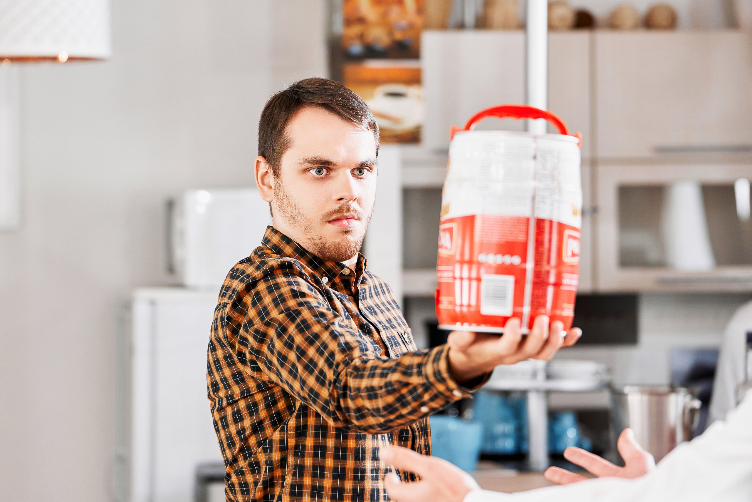 Конкурс на свадьбе с банкой пива