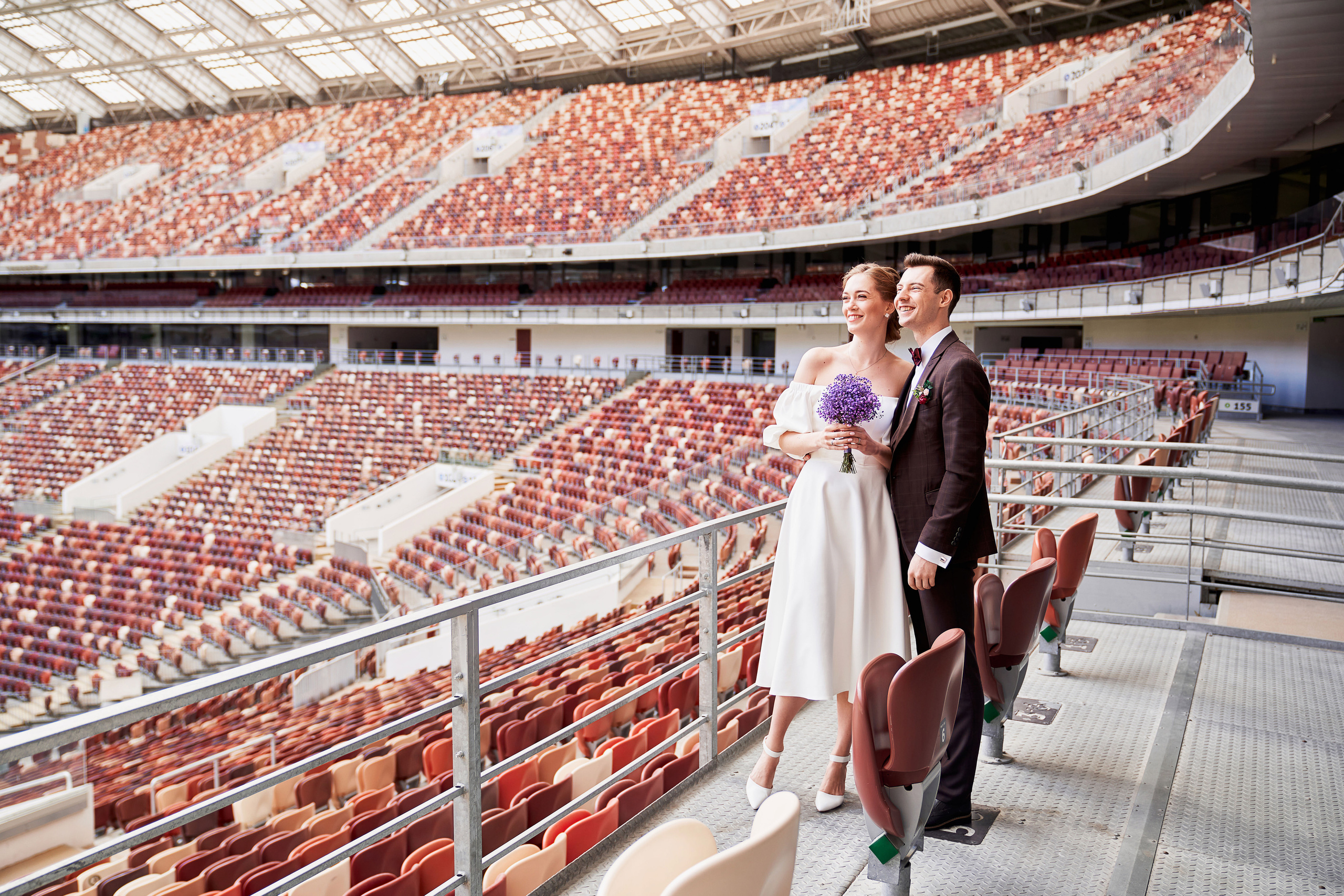 Свадебная фотосессия на стадионе Лужники