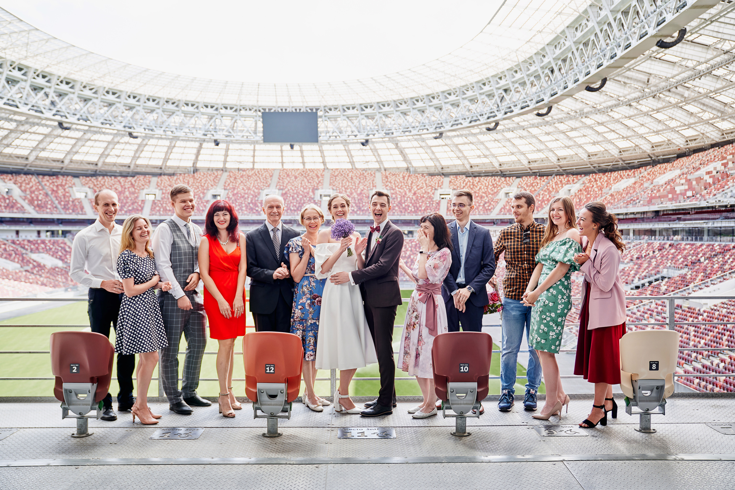 Групповое фото на стадионе Лужники
