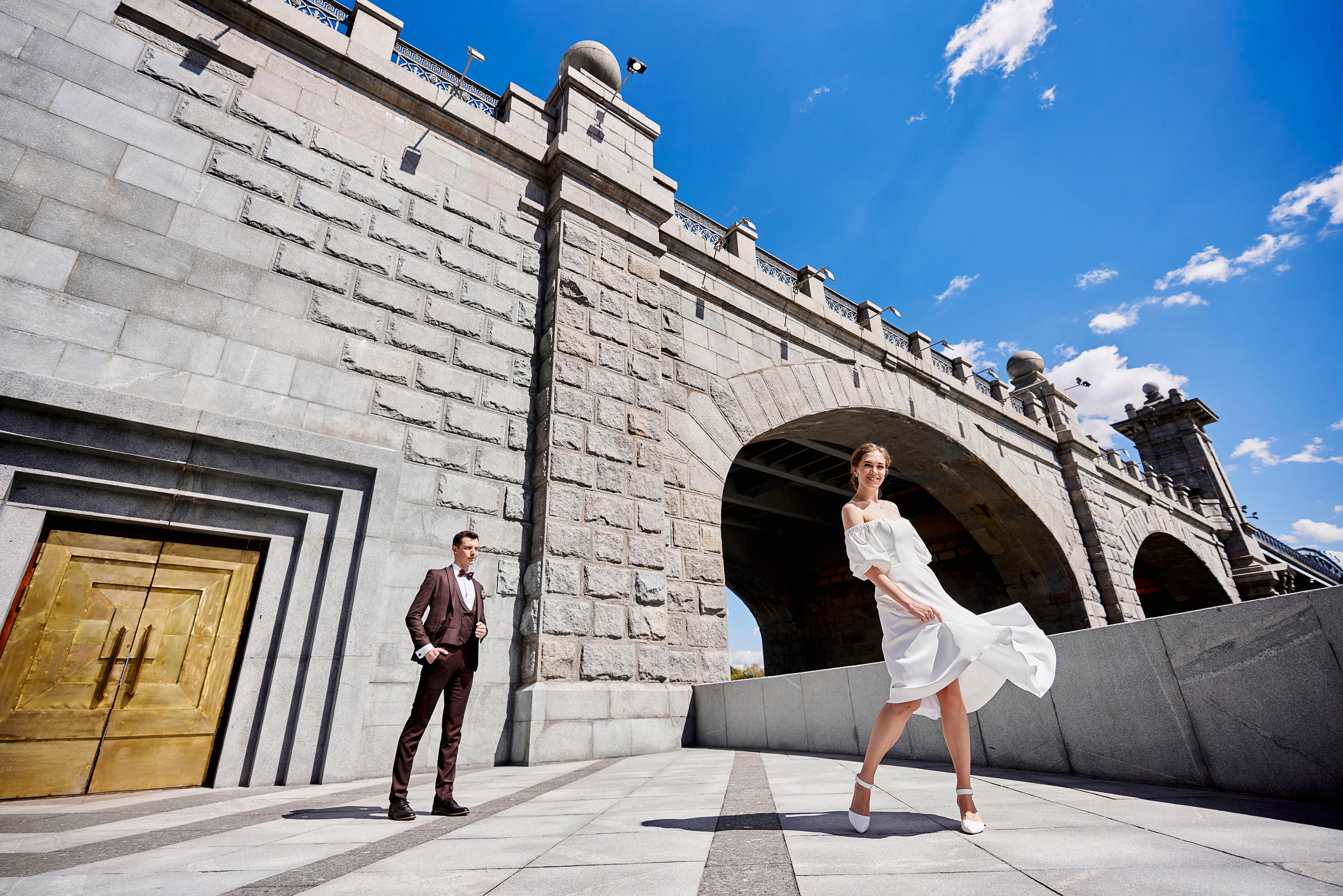 Фото у Андреевского моста в Москве