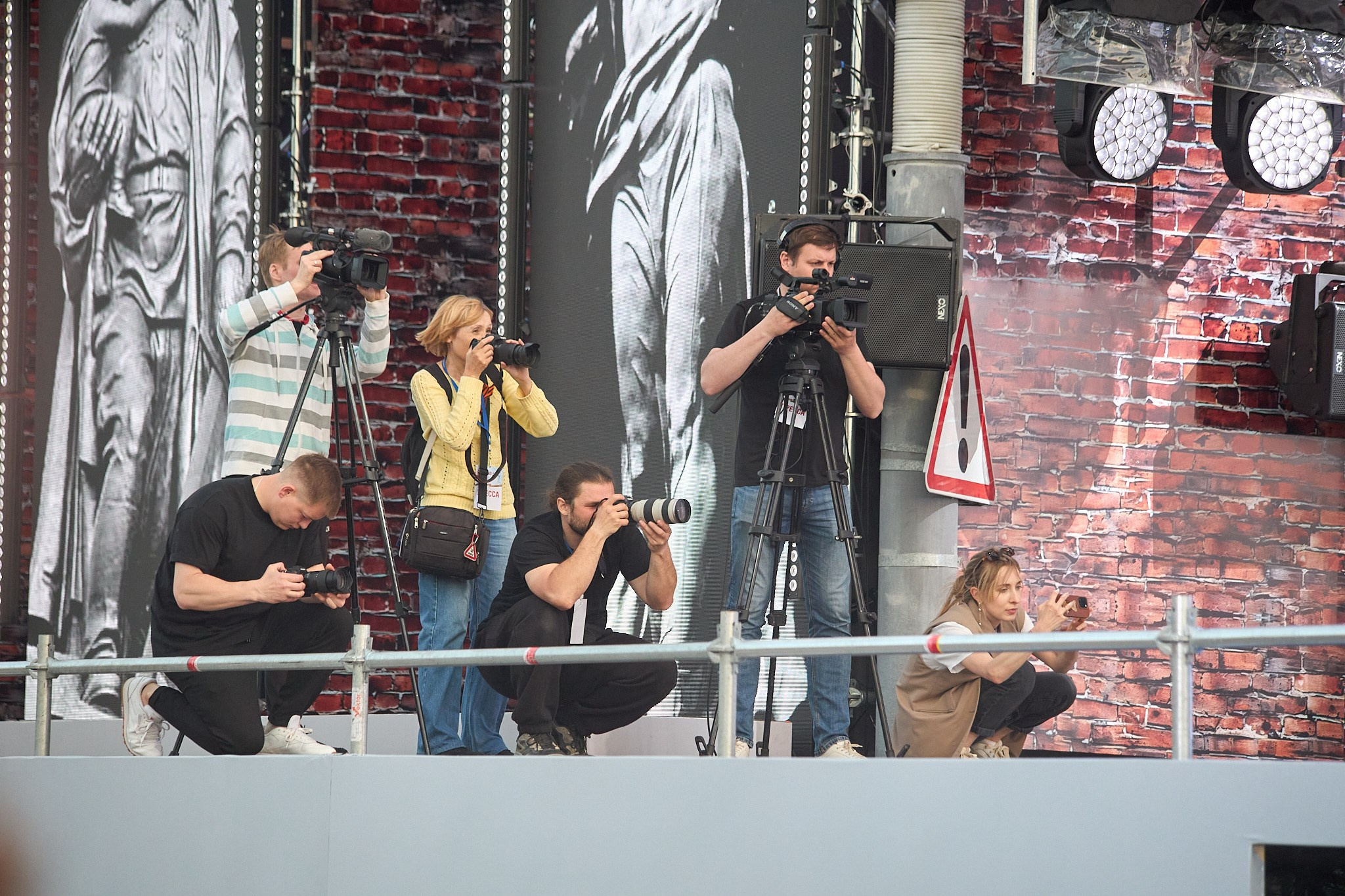 Концерт 9 мая 2025 года на соборной площади. Фотограф Омск | Александр Вандеров