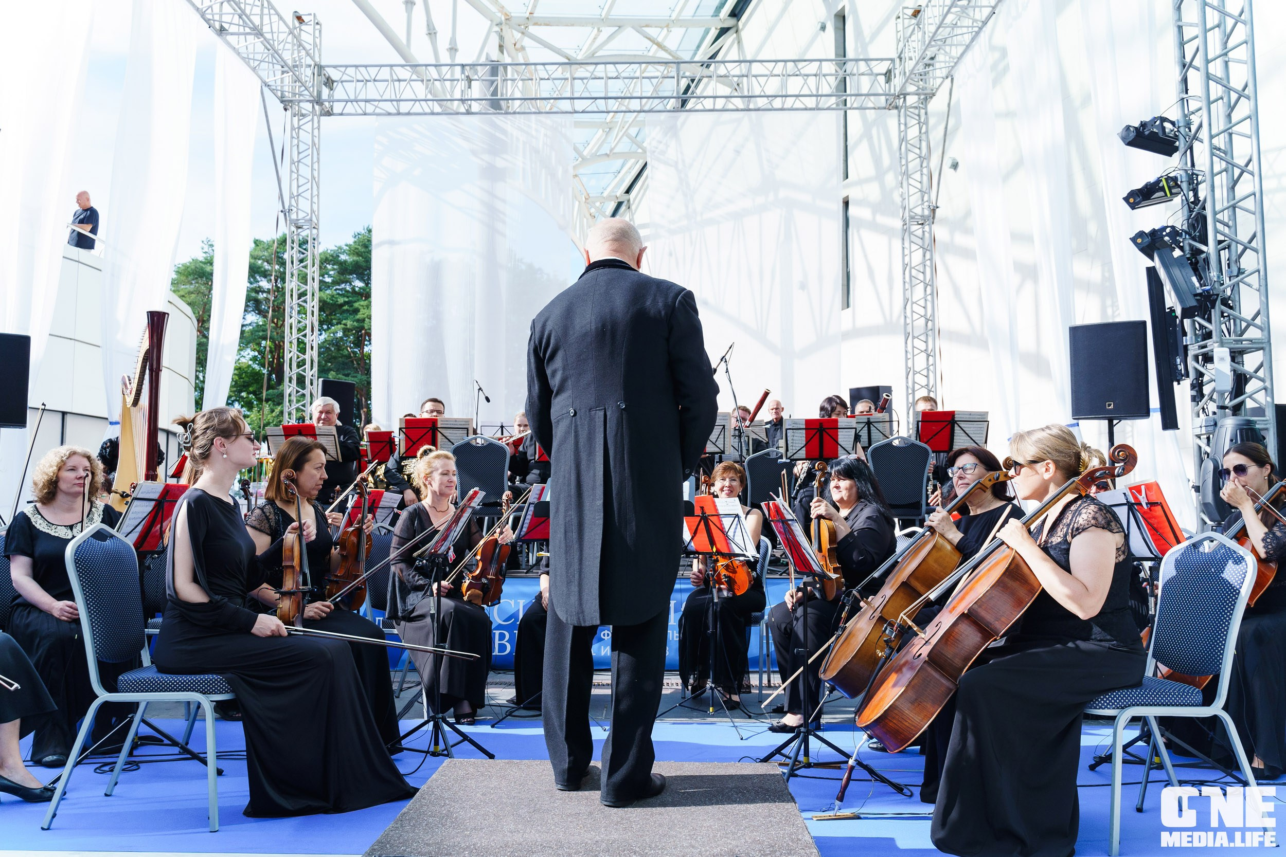 Фоторепортаж с фестиваля «Симфония ветра» в Янтарь Холле. One Media Life: фоторепортажи, фотоотчеты с мероприятий и заведений