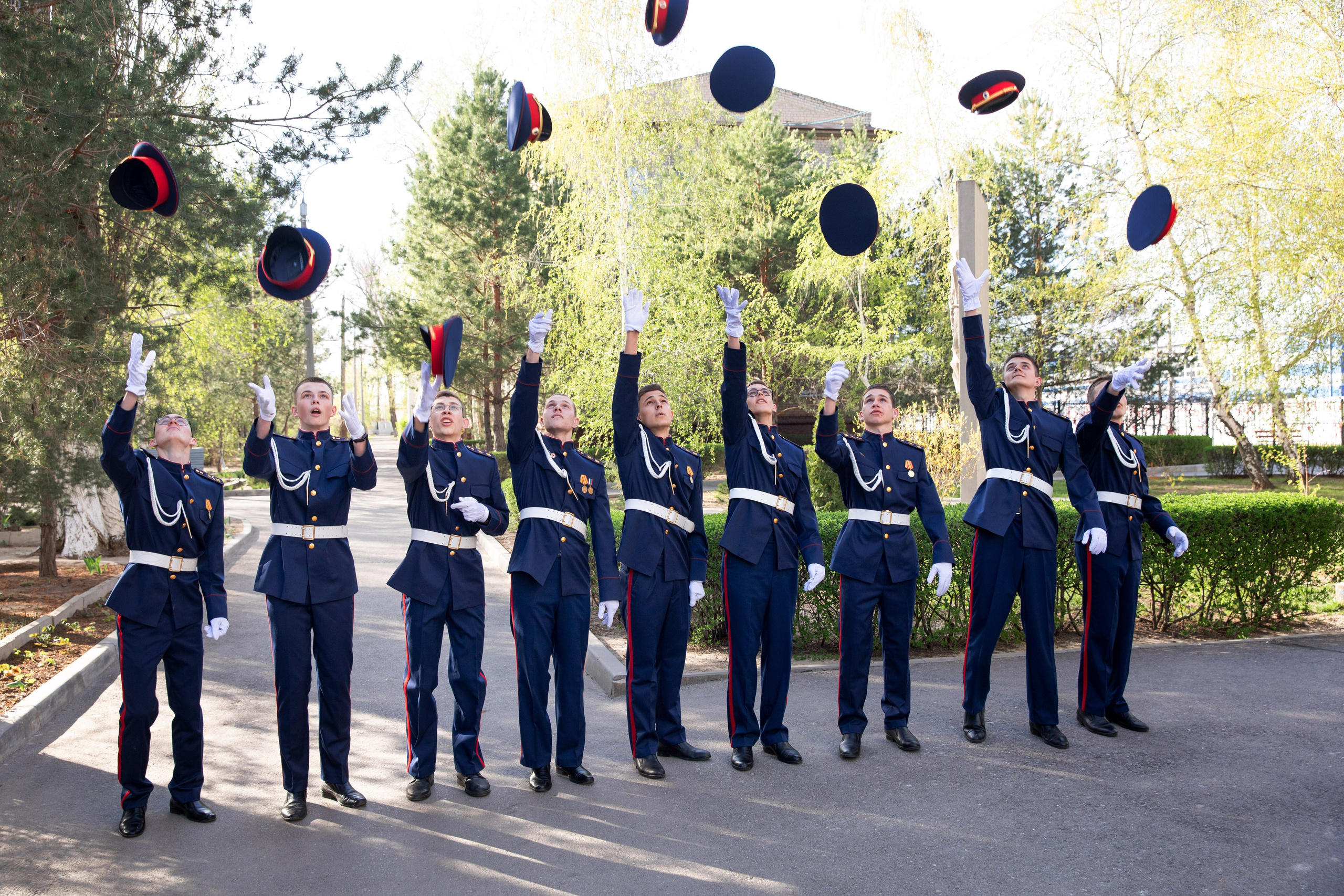 Старшая школа. Выпускные школьные фотоальбомы для школ и детских садов в Волгограде и Волжском
