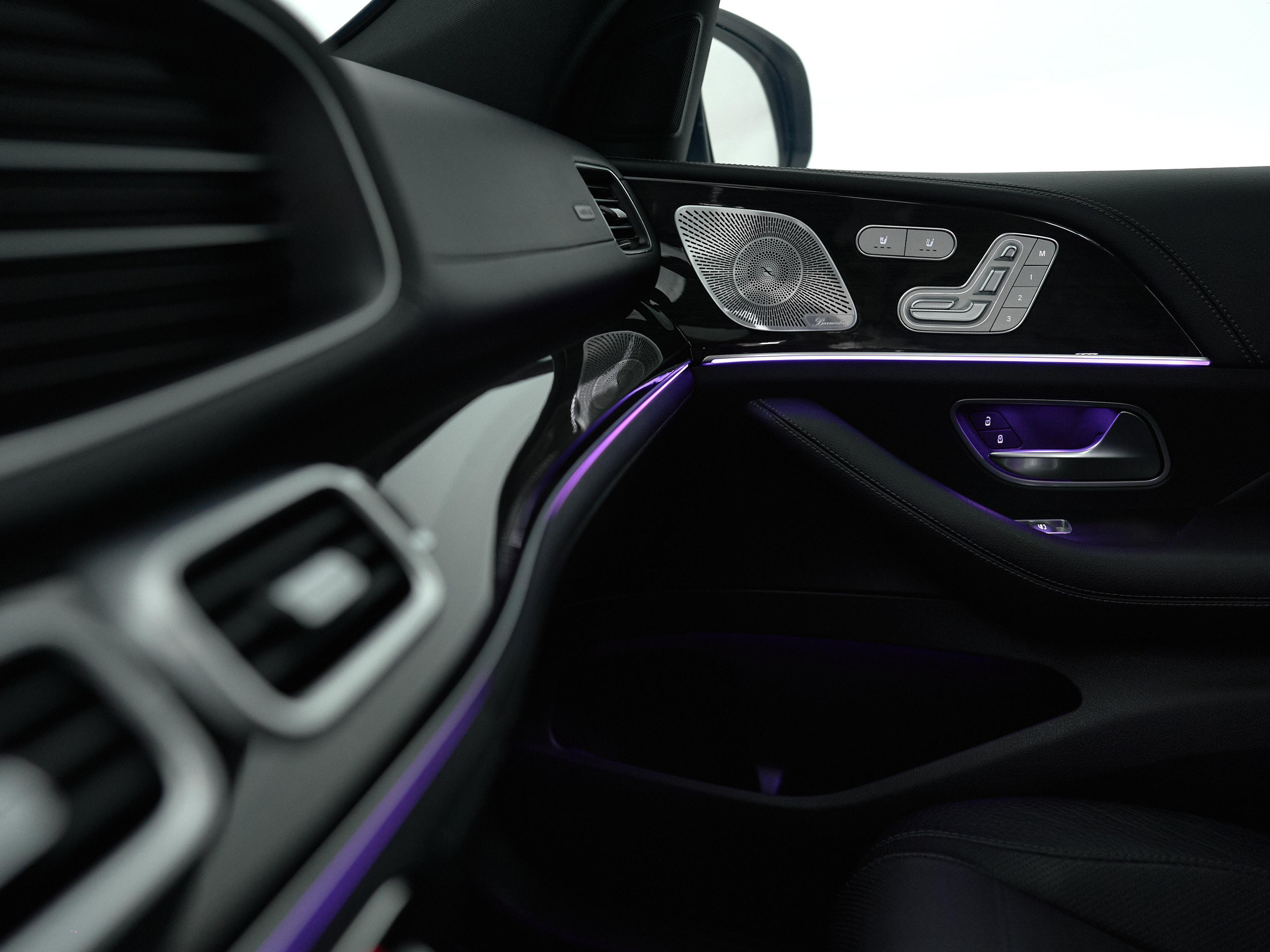 Автомобильный фотограф в Санкт-Петербурге Антон Гумен | Фотосессии авто для автосалонов