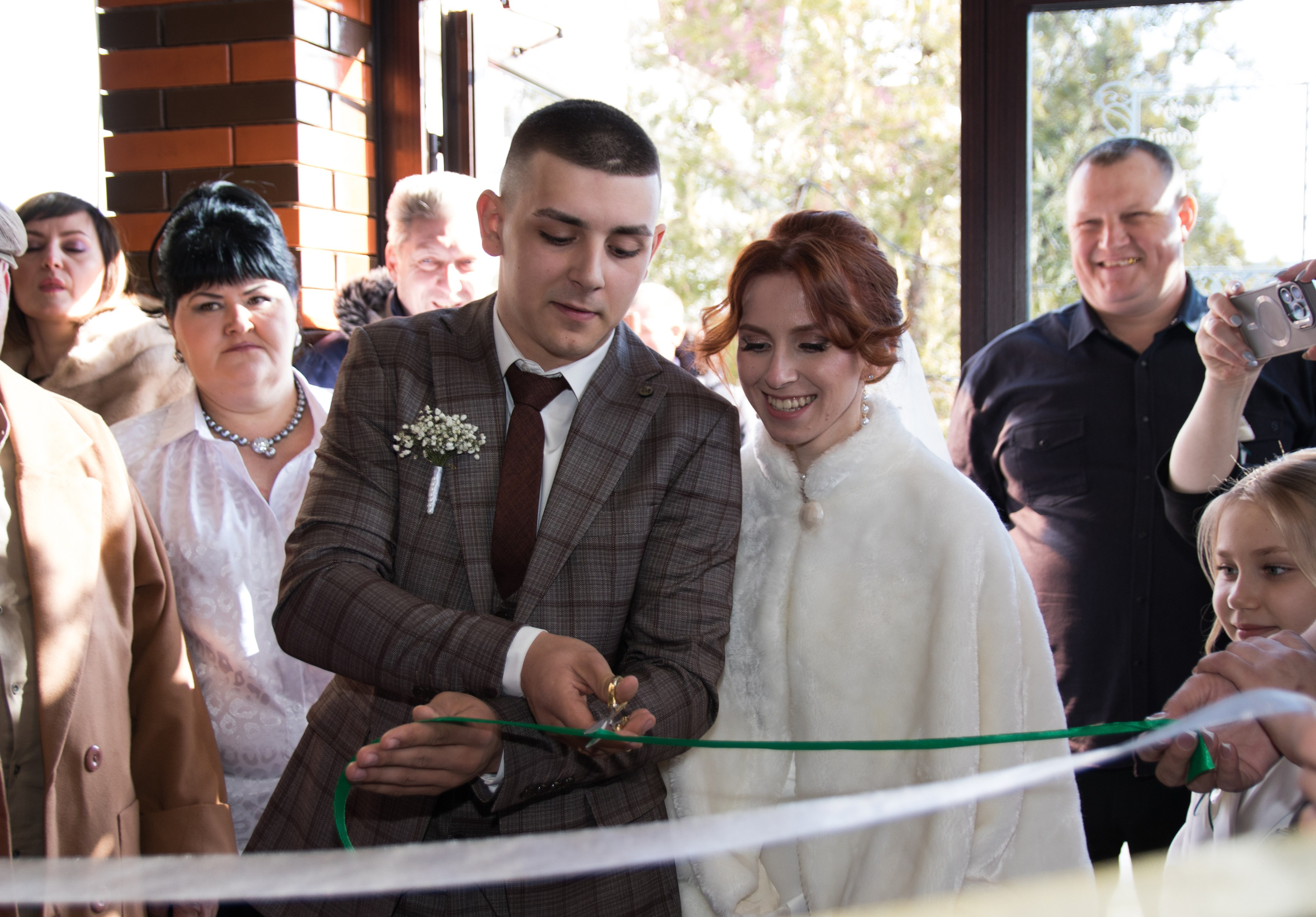 Ведущая свадеб Марина Гребенникова город Константиновск встречает жениха и невесту.