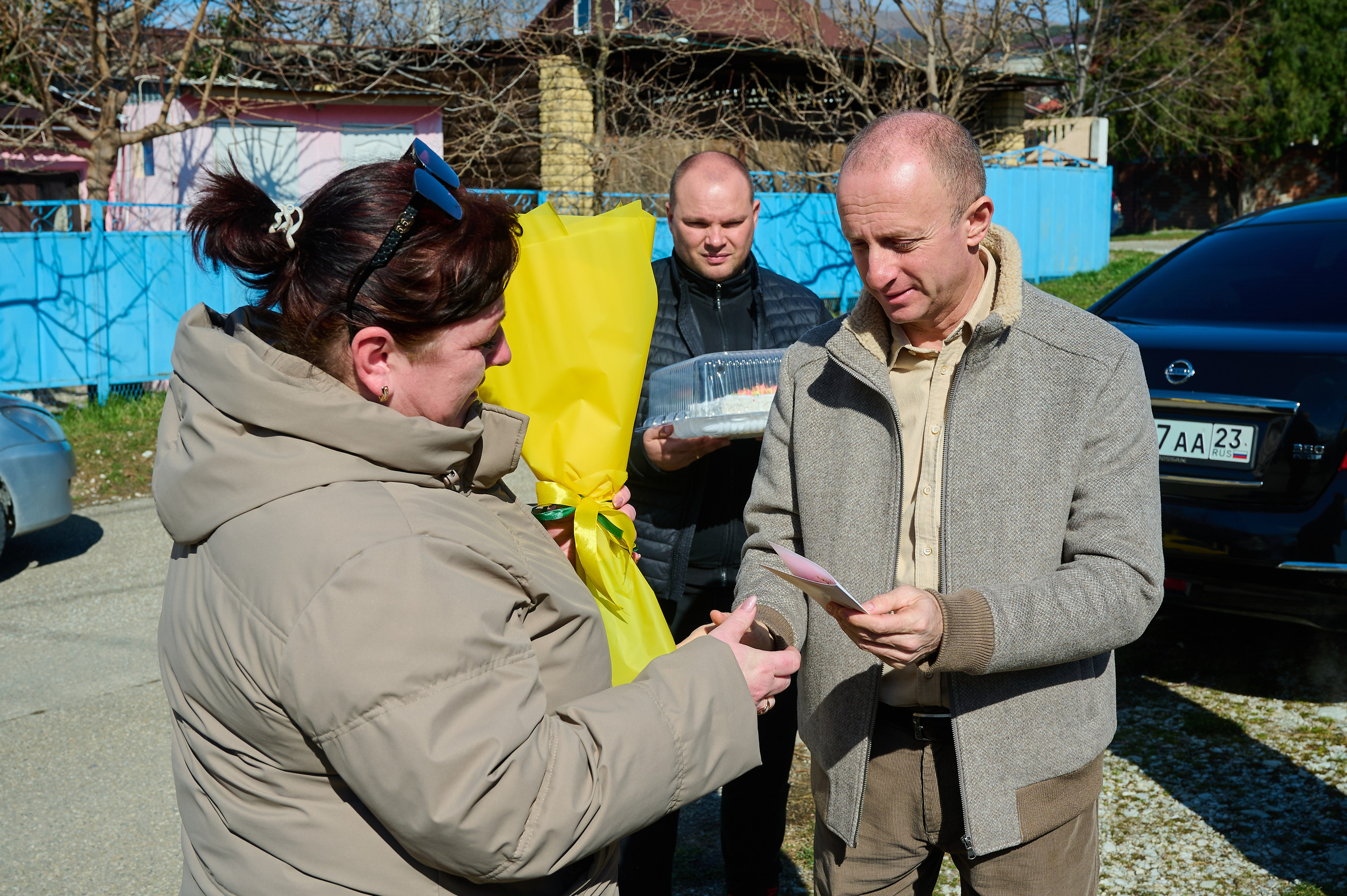 Поздравления девочкам Кабардинки от Главы округа Кялова Г.Е. Жизнь курорта Кабардинка в фотографиях