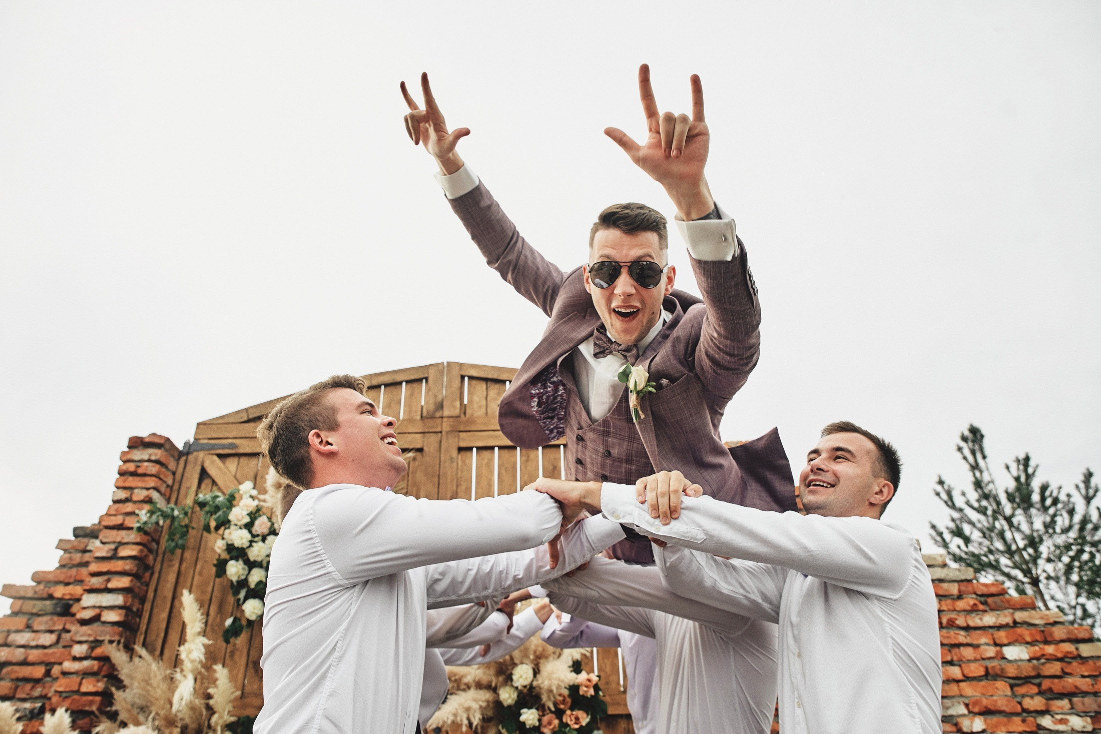 Амбарные ворота. Локация для церемонии и фотосессии. Свадебная площадка РАНЧО