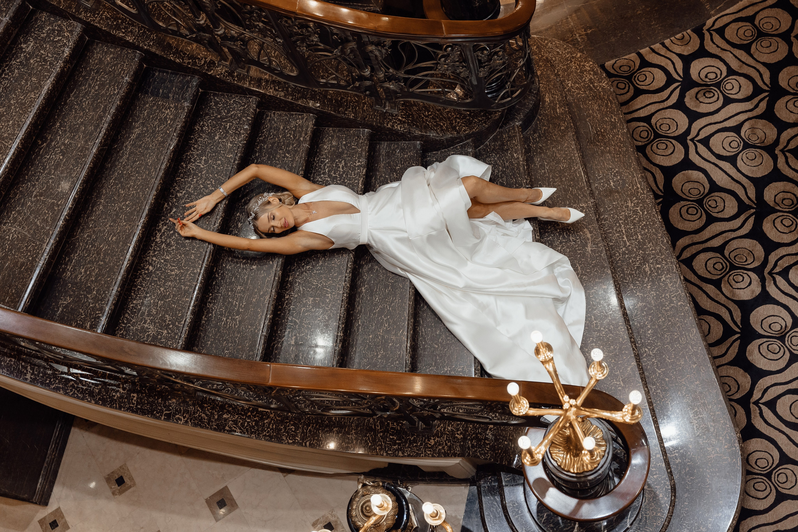 свадебная фотосессия в отеле ст регис Москва Никольская