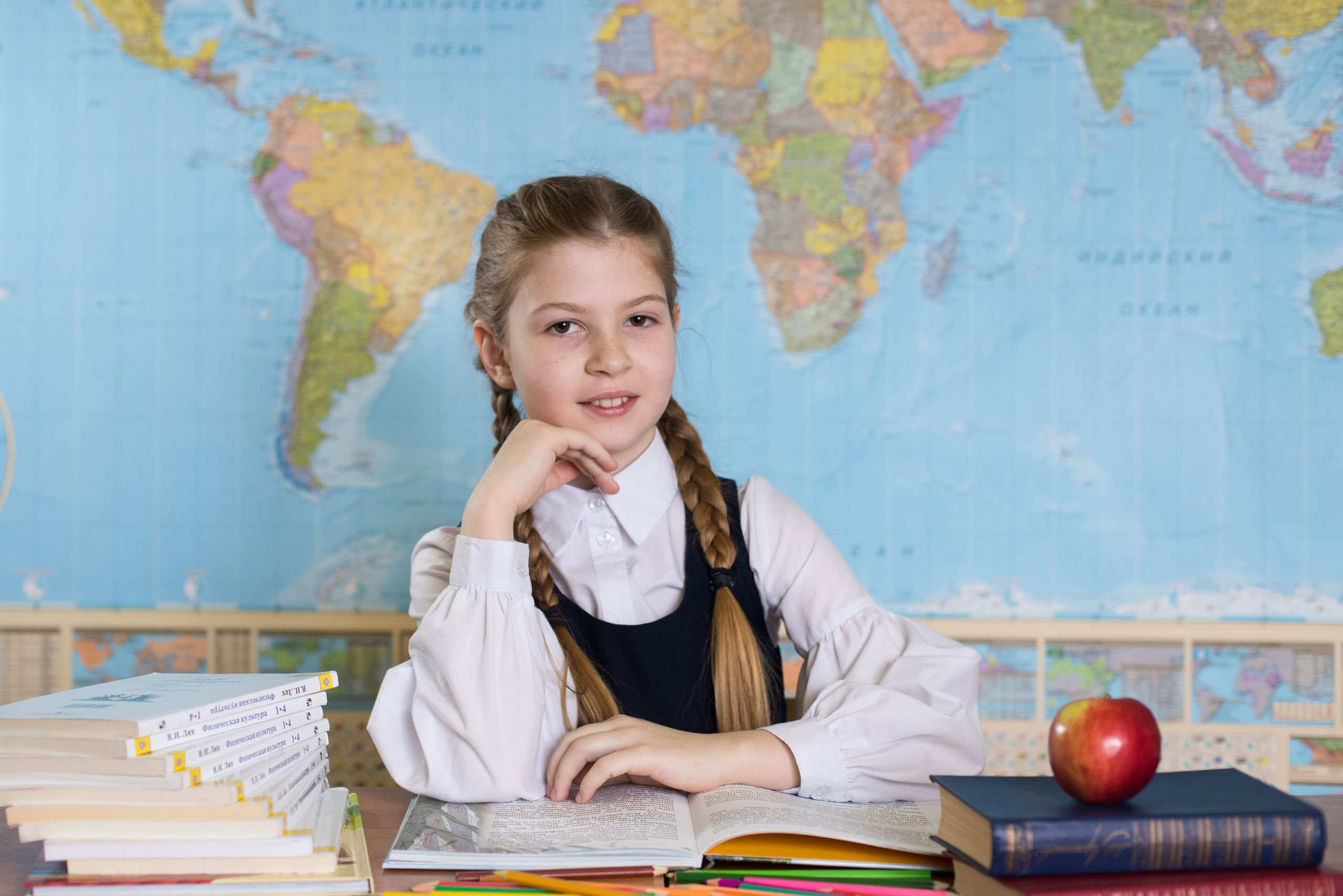 800 руб портретная фотосессия каждого ученика. ВЫПУСКНЫЕ АЛЬБОМЫ для детского сада и школы Санкт-Петербург и Лен. область