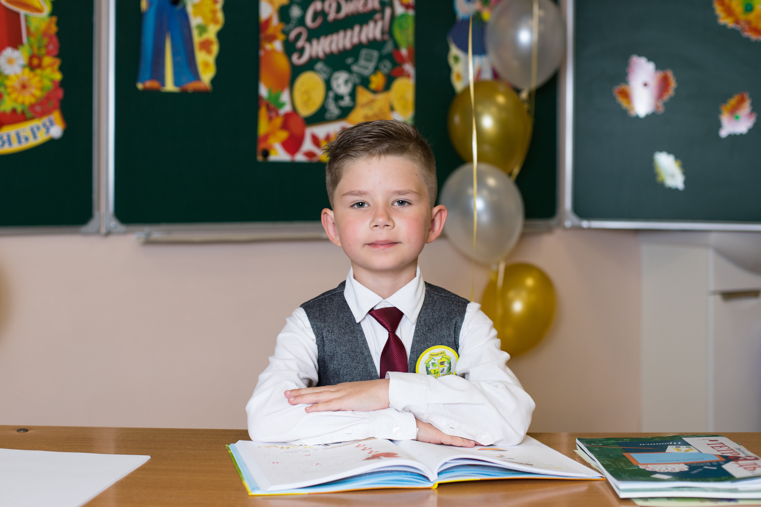 800 руб портретная фотосессия каждого ученика. ВЫПУСКНЫЕ АЛЬБОМЫ для детского сада и школы Санкт-Петербург и Лен. область