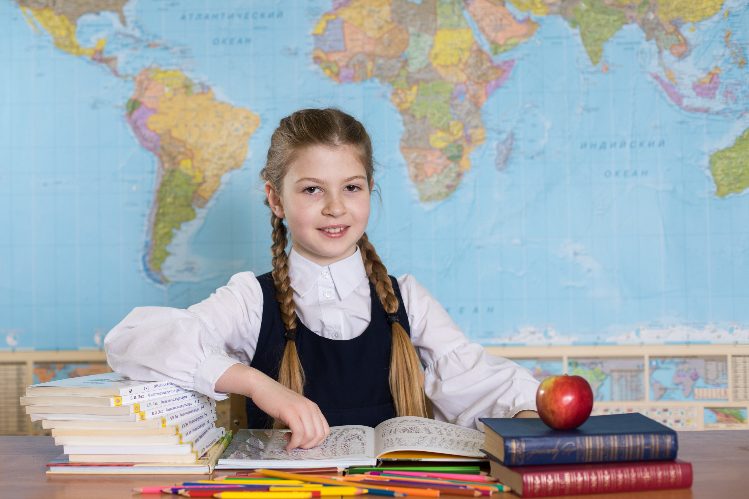 800 руб портретная фотосессия каждого ученика. ВЫПУСКНЫЕ АЛЬБОМЫ для детского сада и школы Санкт-Петербург и Лен. область