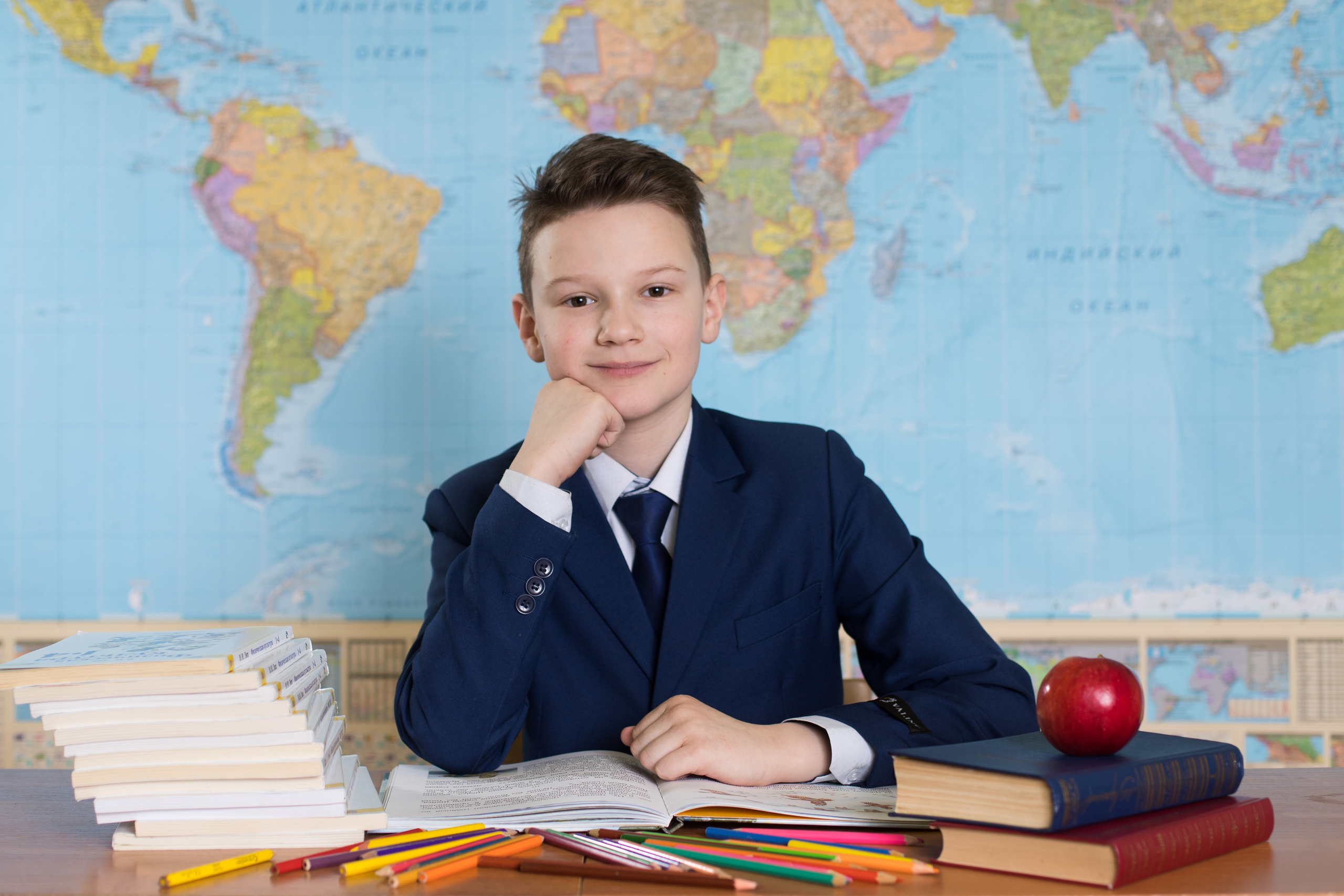 800 руб портретная фотосессия каждого ученика. ВЫПУСКНЫЕ АЛЬБОМЫ для детского сада и школы Санкт-Петербург и Лен. область