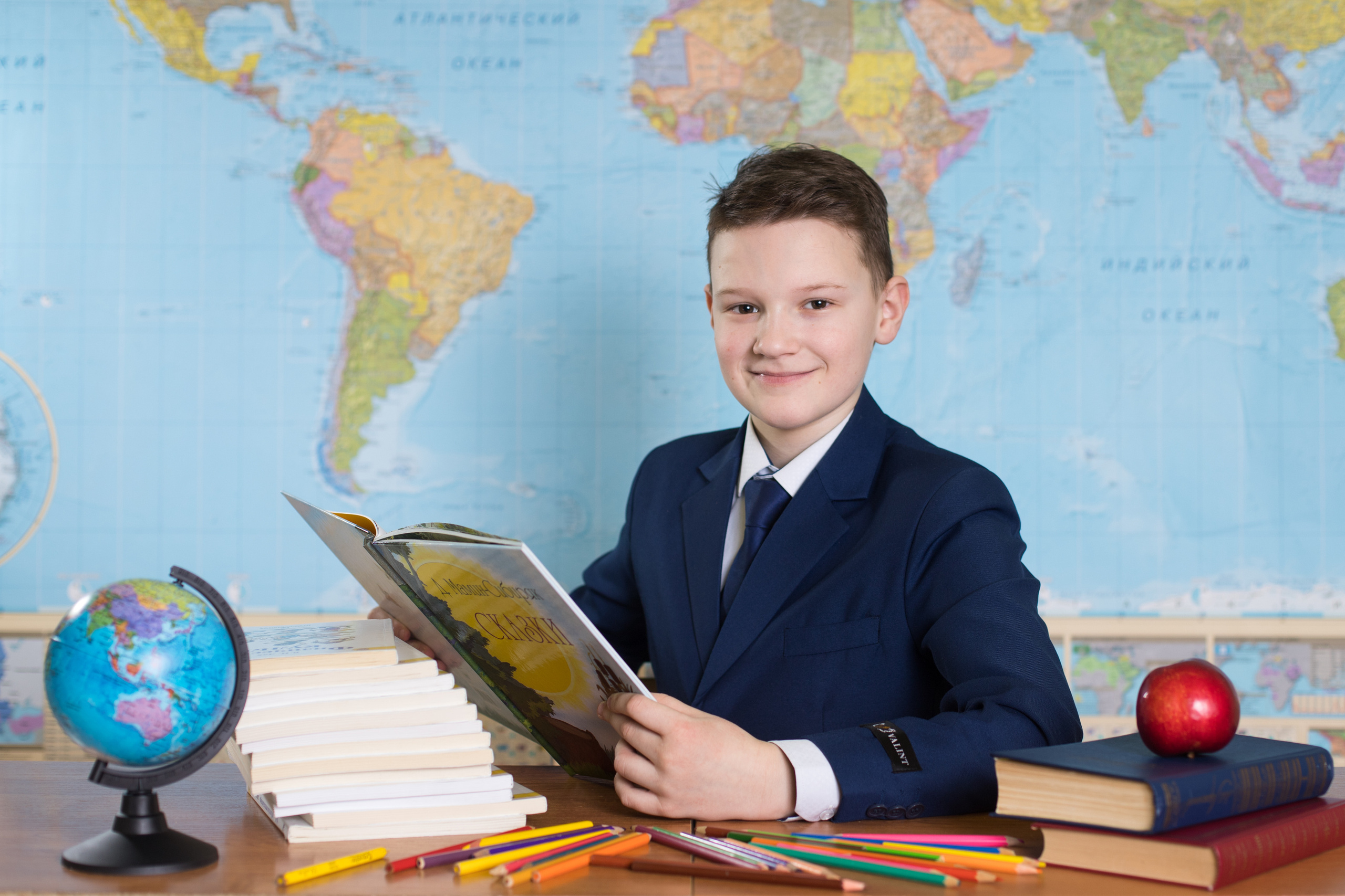 800 руб портретная фотосессия каждого ученика. ВЫПУСКНЫЕ АЛЬБОМЫ для детского сада и школы Санкт-Петербург и Лен. область