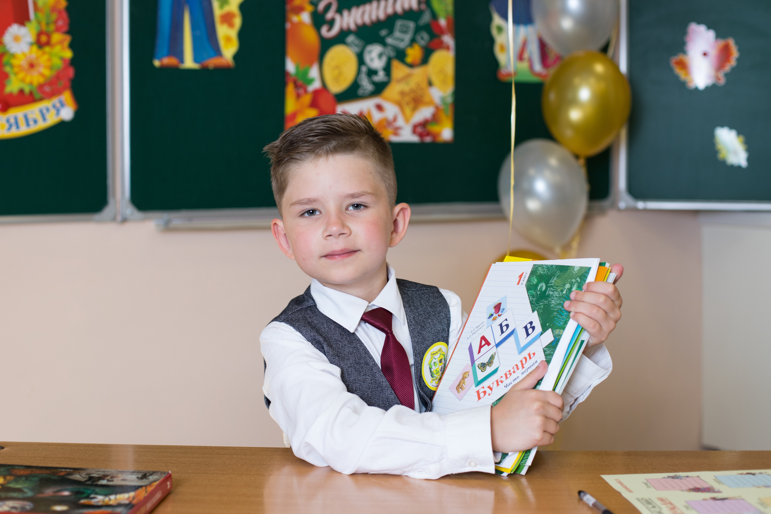 800 руб портретная фотосессия каждого ученика. ВЫПУСКНЫЕ АЛЬБОМЫ для детского сада и школы Санкт-Петербург и Лен. область