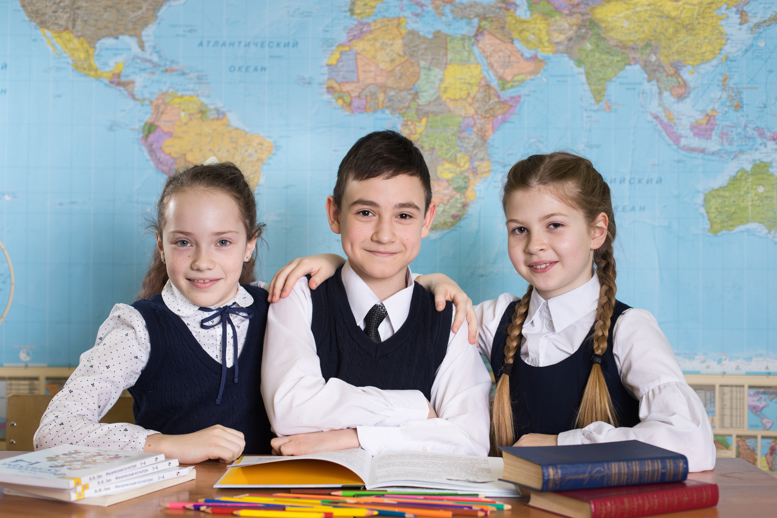 800 руб портретная фотосессия каждого ученика. ВЫПУСКНЫЕ АЛЬБОМЫ для детского сада и школы Санкт-Петербург и Лен. область