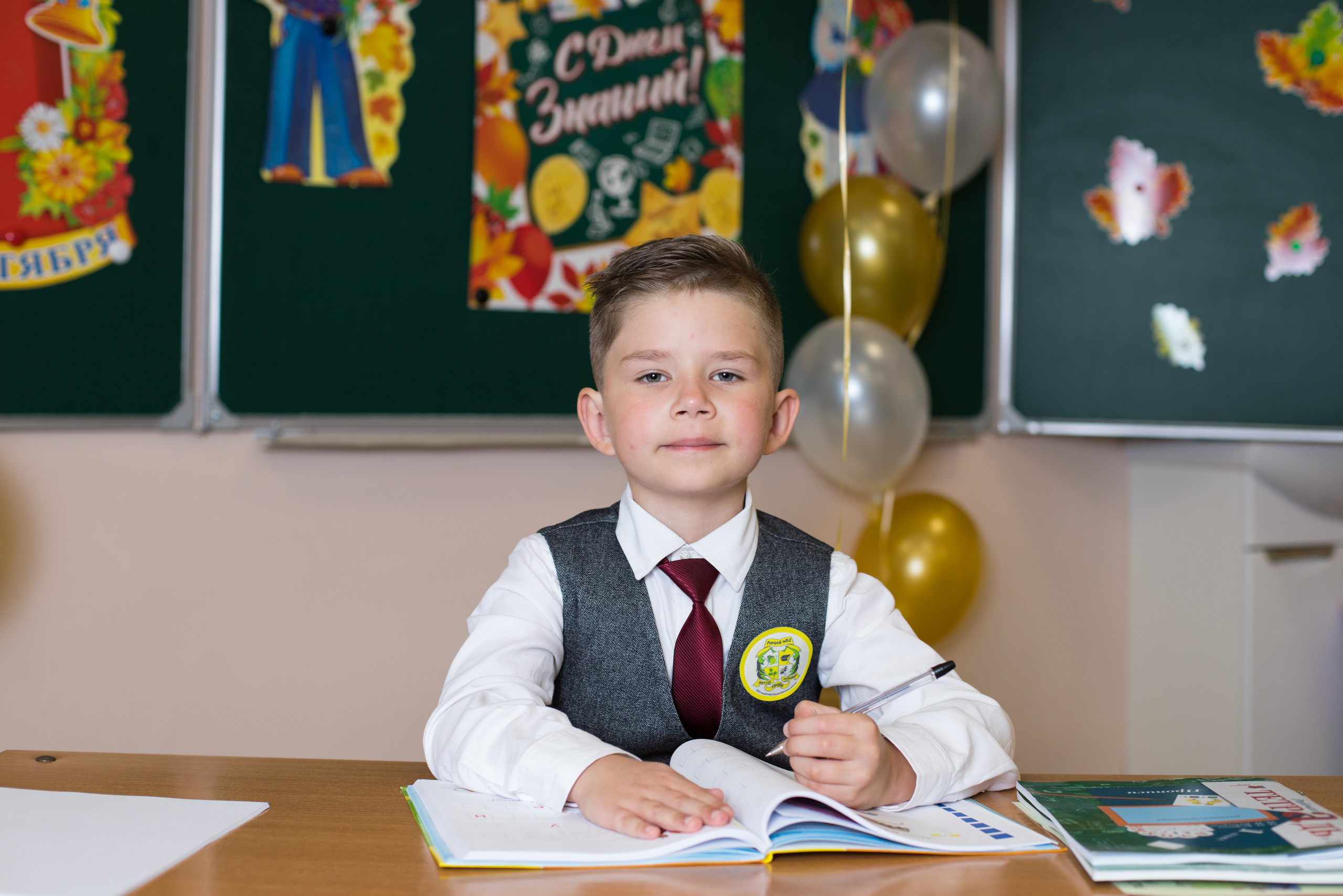 800 руб портретная фотосессия каждого ученика. ВЫПУСКНЫЕ АЛЬБОМЫ для детского сада и школы Санкт-Петербург и Лен. область