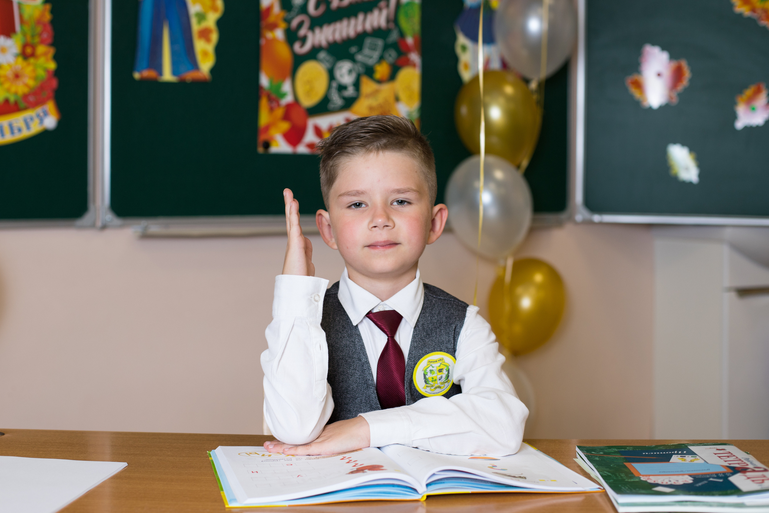 800 руб портретная фотосессия каждого ученика. ВЫПУСКНЫЕ АЛЬБОМЫ для детского сада и школы Санкт-Петербург и Лен. область