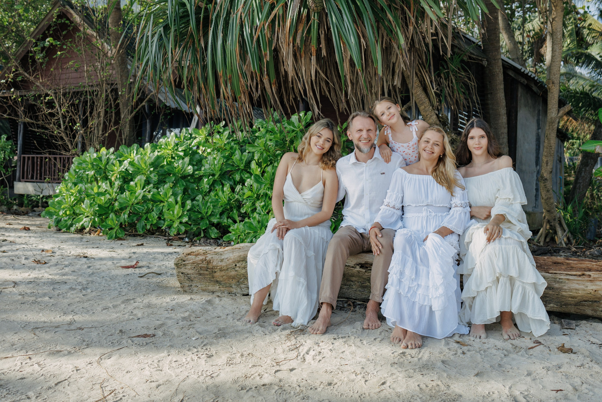 Family photoshoots in Bangkok, Thailand. Fedor Lemeshko — Destination Wedding and Family Lifestyle photographer