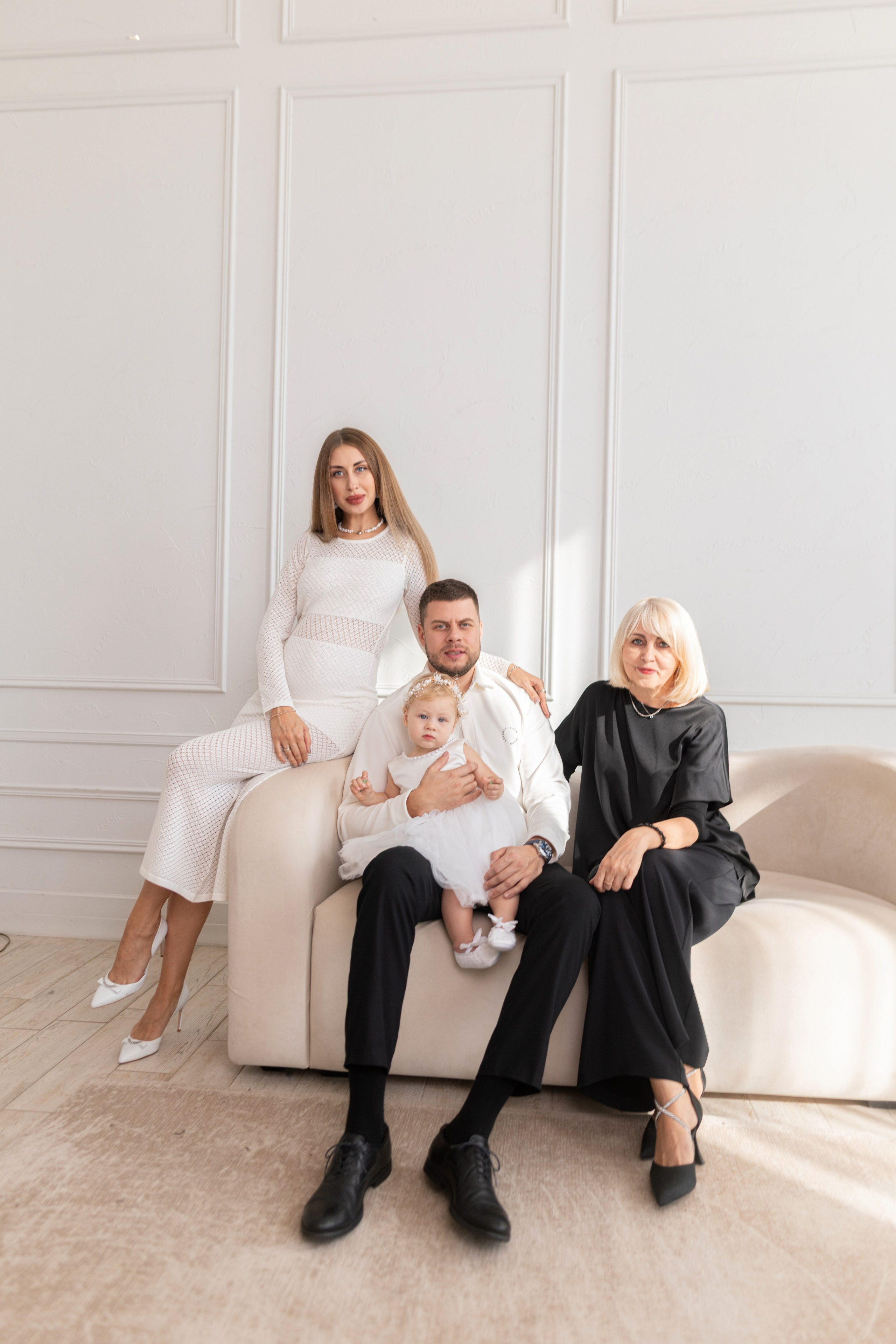 Семейная съемка для Яны и Дани в интерьере. Дмитрий Шульгин, портретный фотограф в Воронеже