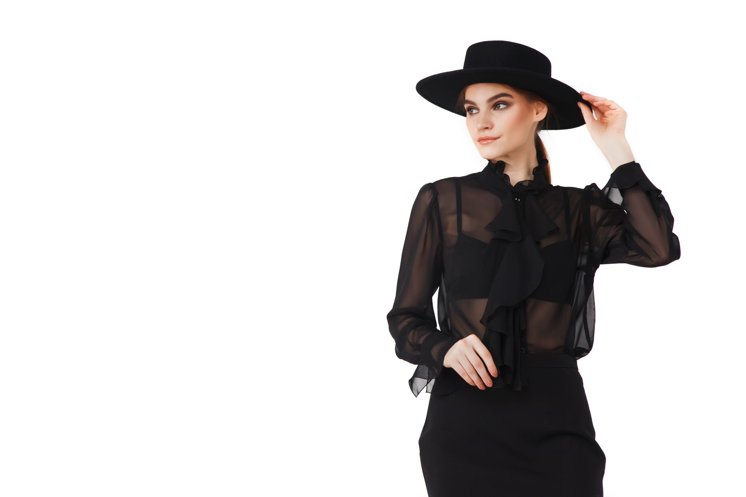 Фотосъемка дизайнерской одежды для интернет магазинов Wildberries.ru и. AGarte: фото- и видео съемка в СПб и Москве