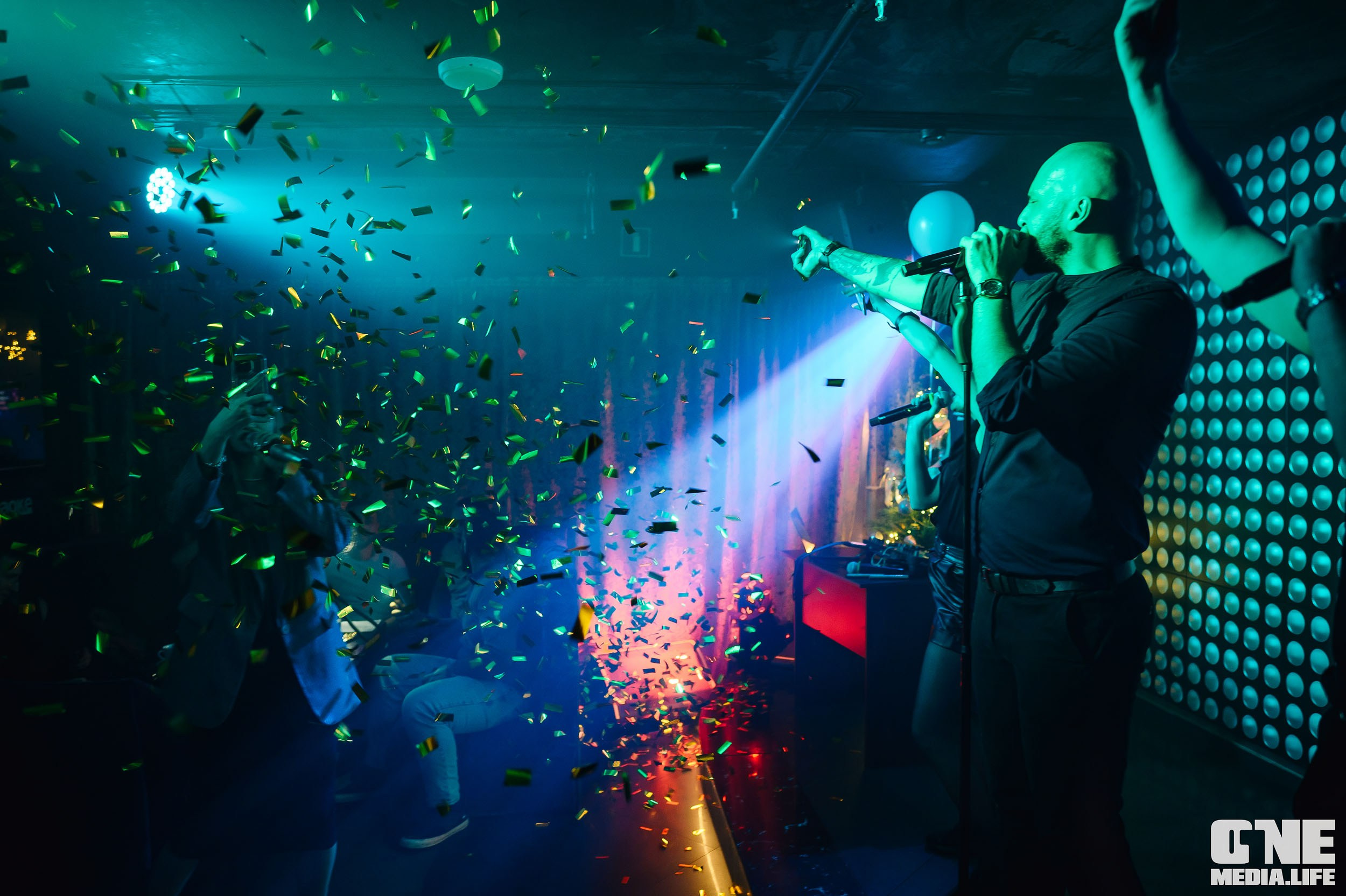 Theater Show в караоке-клубе Эйфория. Часть 2. One Media Life: фоторепортажи, фотоотчеты с мероприятий и заведений